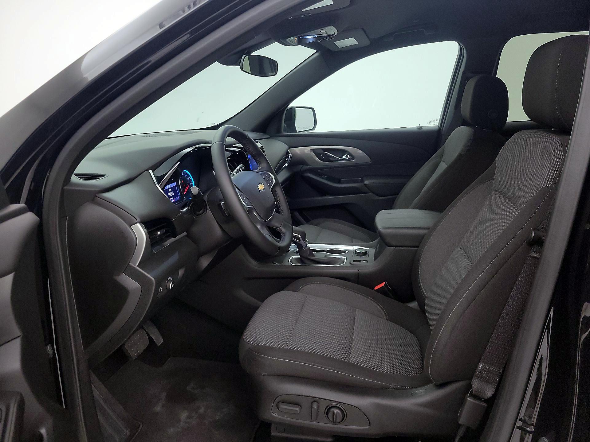 Thumbnail: 2023 Chevrolet Traverse - 11