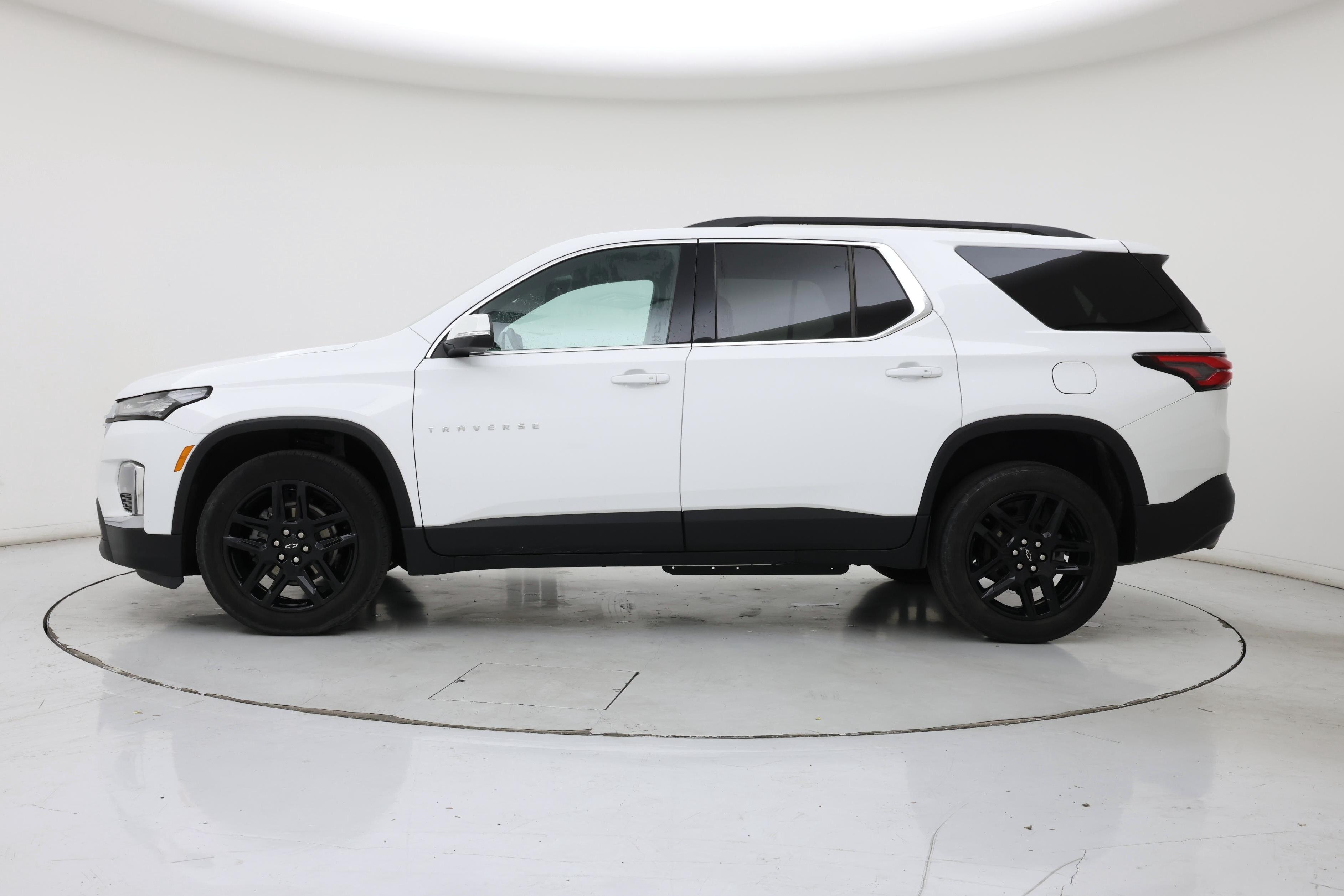 Thumbnail: 2023 Chevrolet Traverse - 3