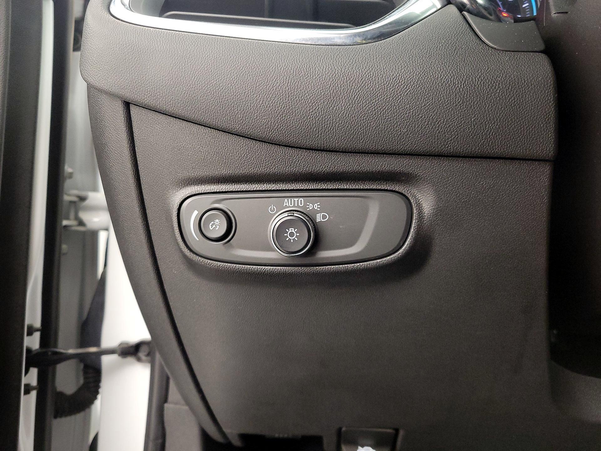 Thumbnail: 2022 Chevrolet Equinox - 13