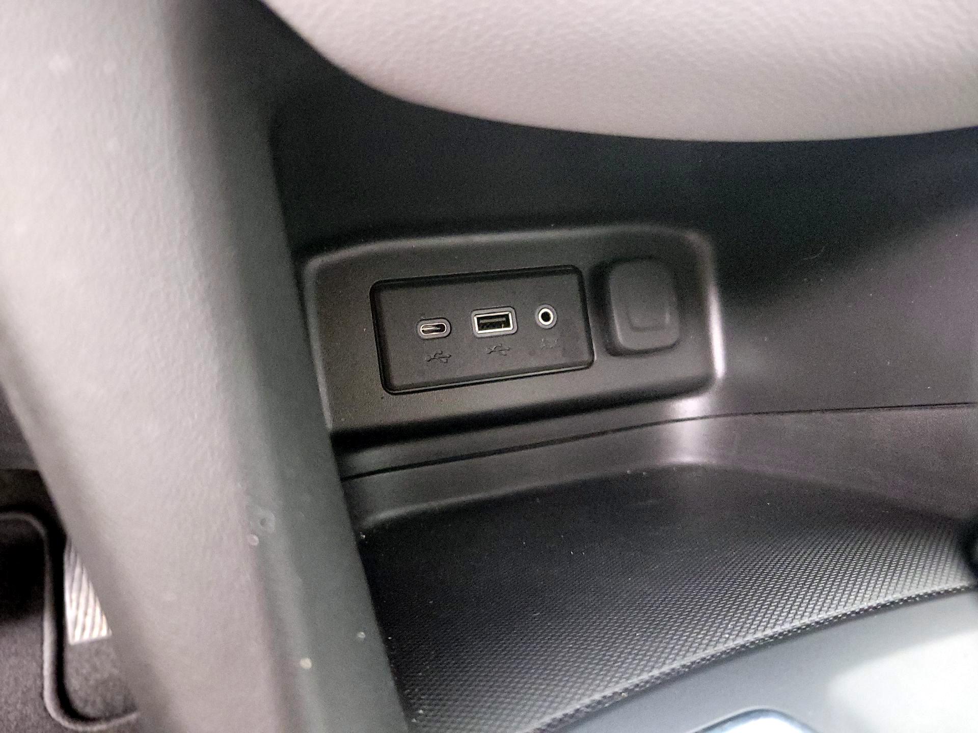 Thumbnail: 2022 Chevrolet Equinox - 18