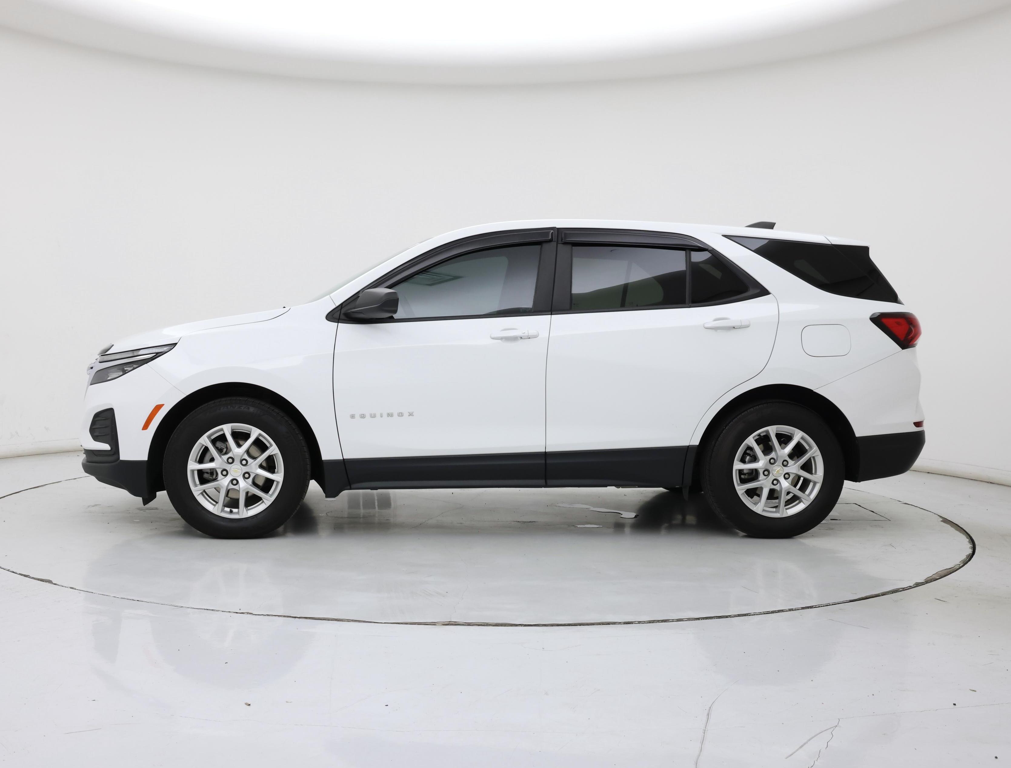 Thumbnail: 2022 Chevrolet Equinox - 3