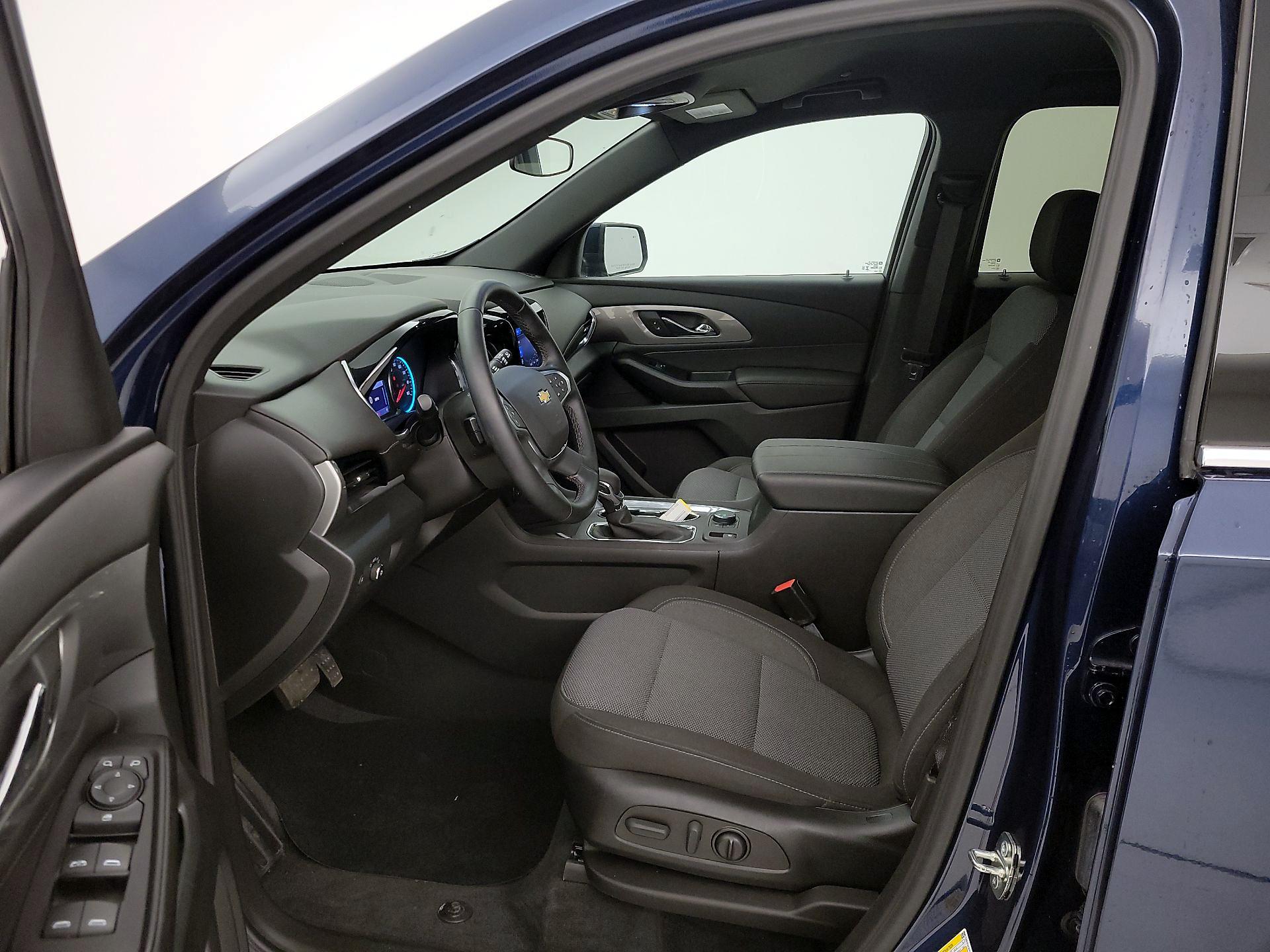 Thumbnail: 2023 Chevrolet Traverse - 11