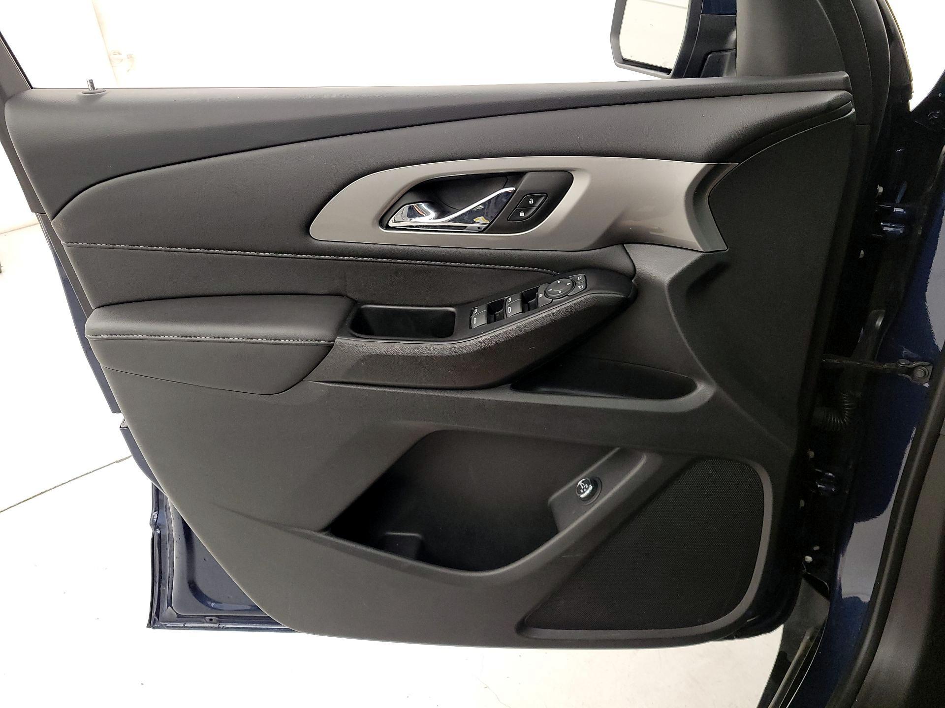 Thumbnail: 2023 Chevrolet Traverse - 12