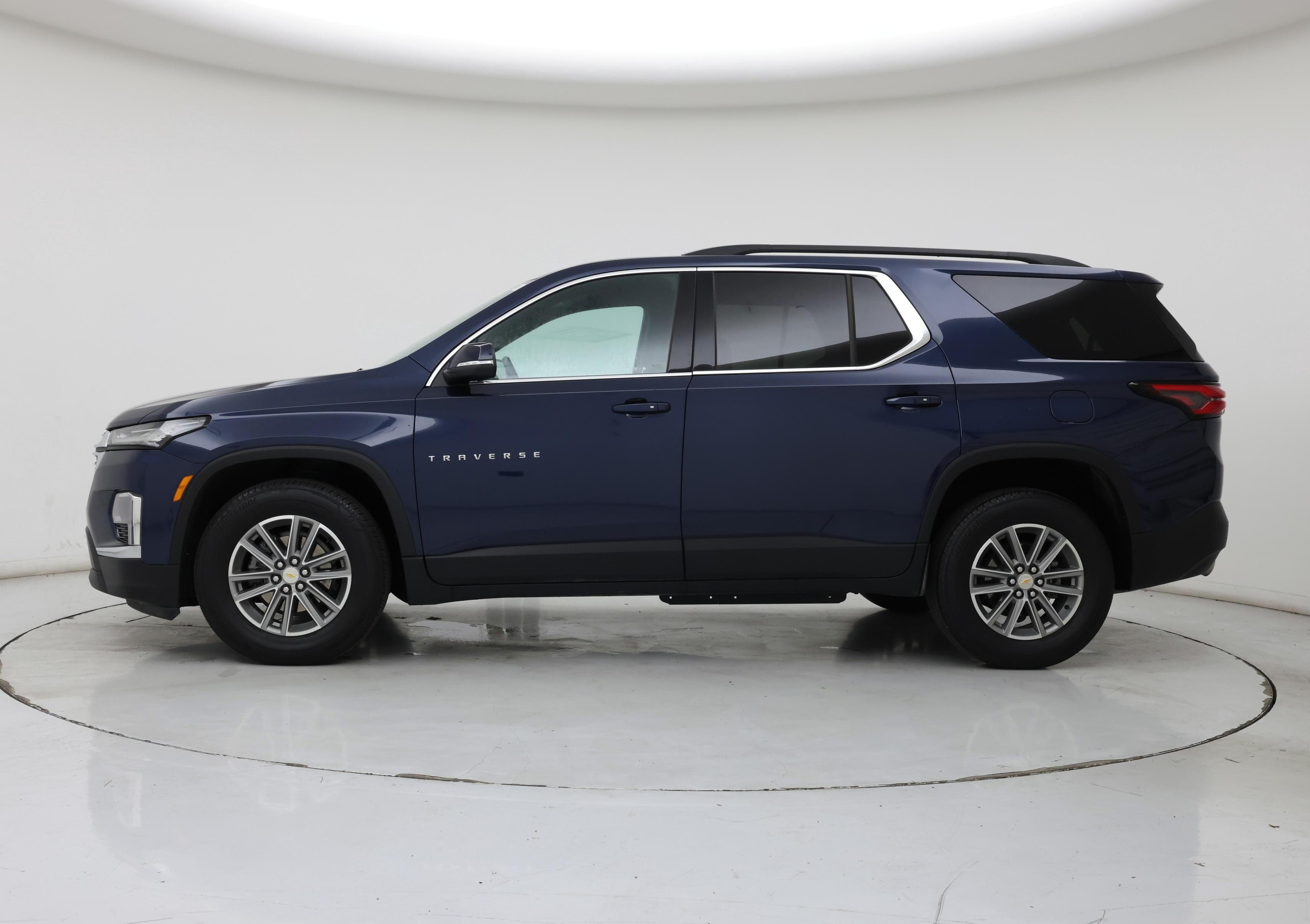 Thumbnail: 2023 Chevrolet Traverse - 3