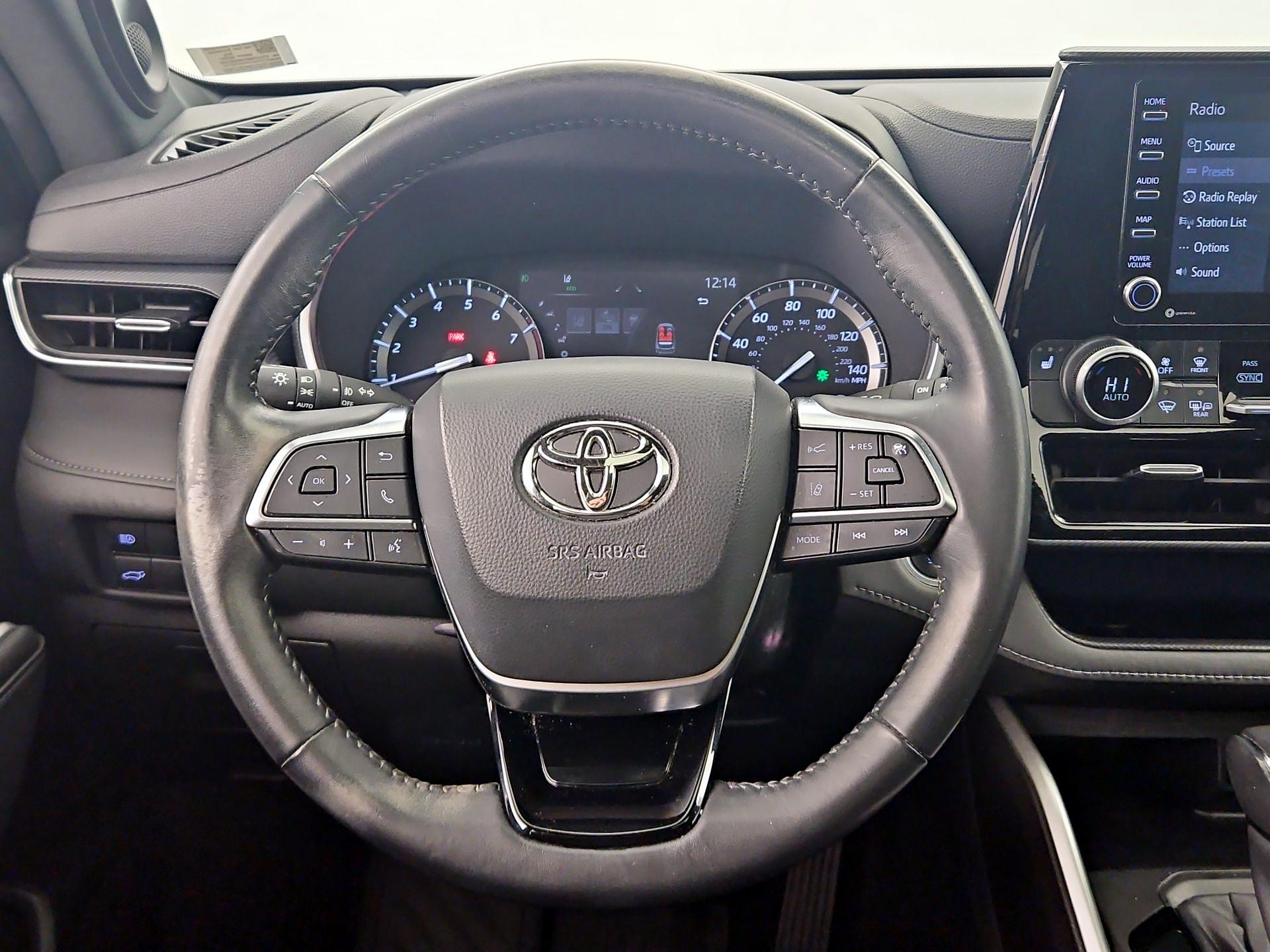 Thumbnail: 2021 Toyota Highlander - 10