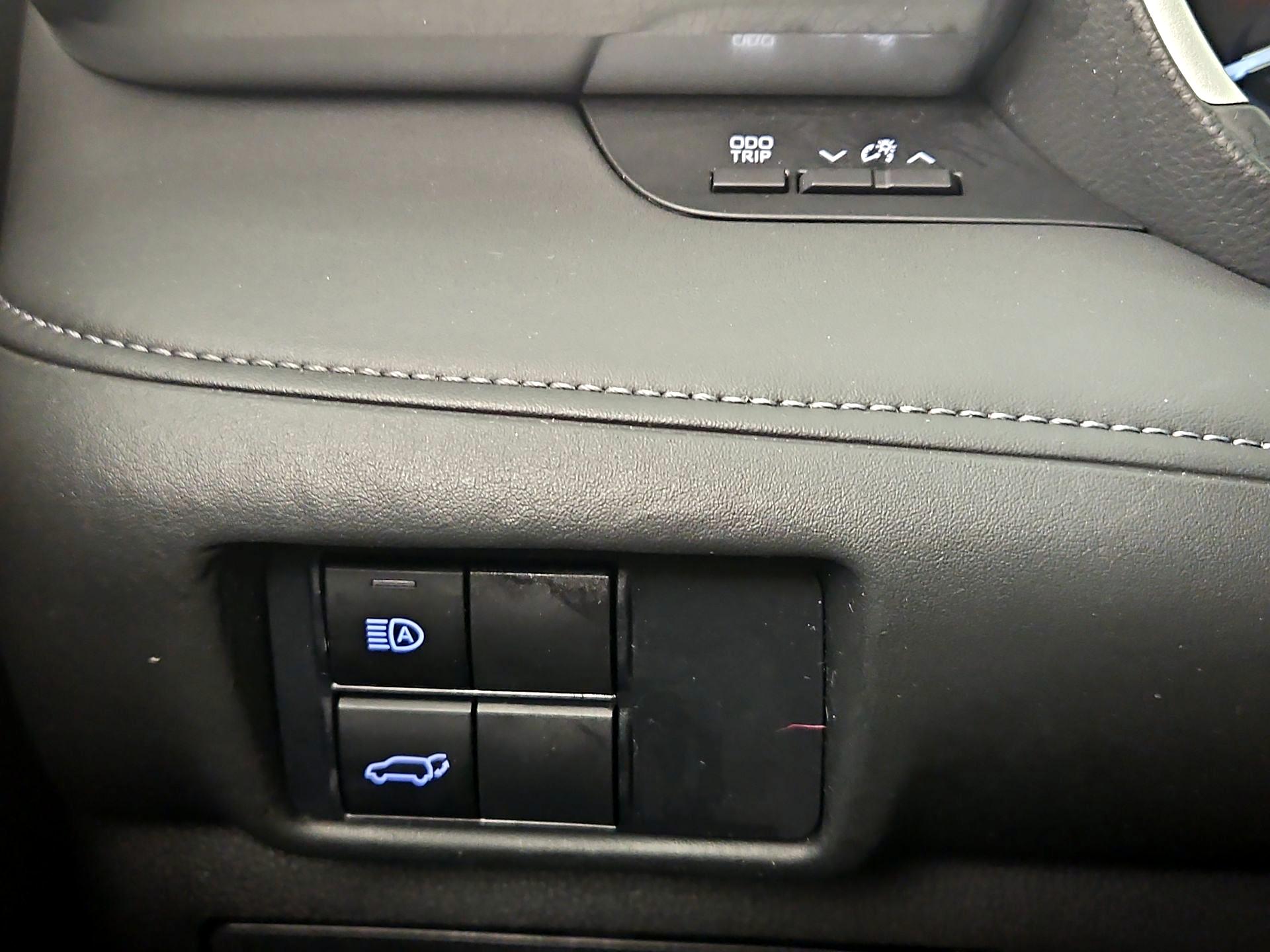 Thumbnail: 2021 Toyota Highlander - 13