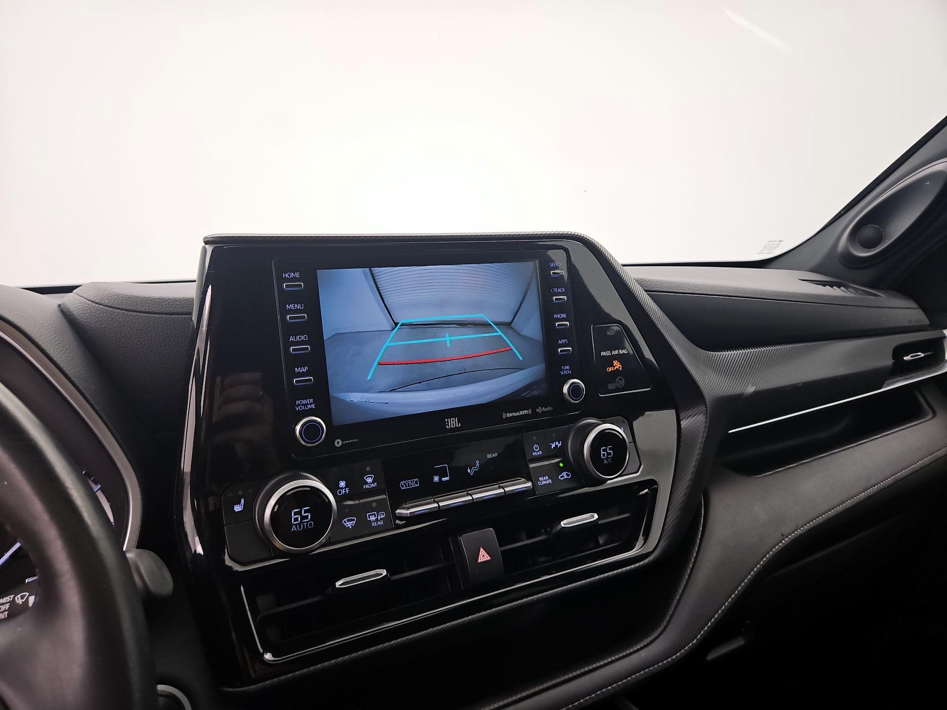Thumbnail: 2021 Toyota Highlander - 15