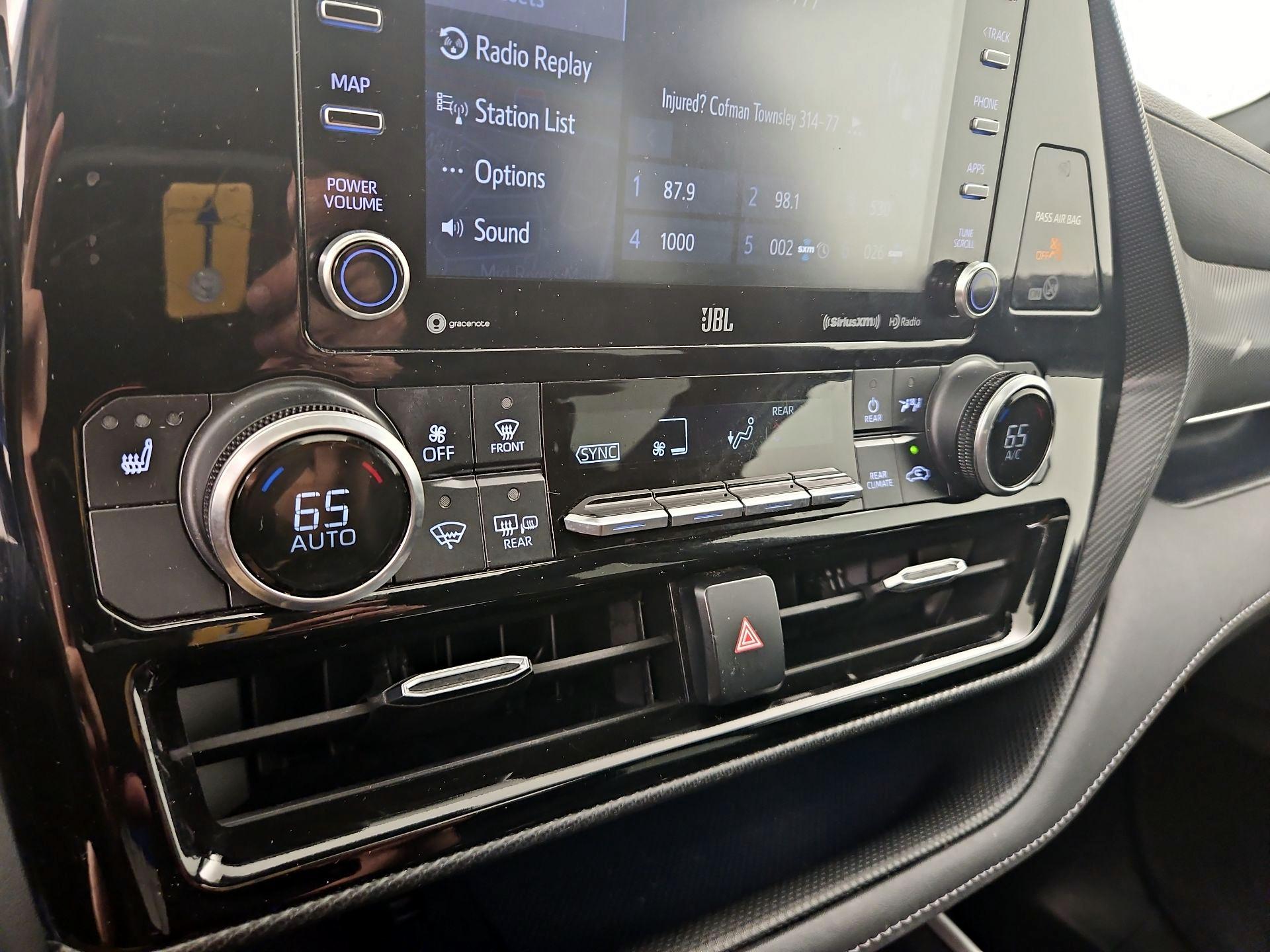 Thumbnail: 2021 Toyota Highlander - 17