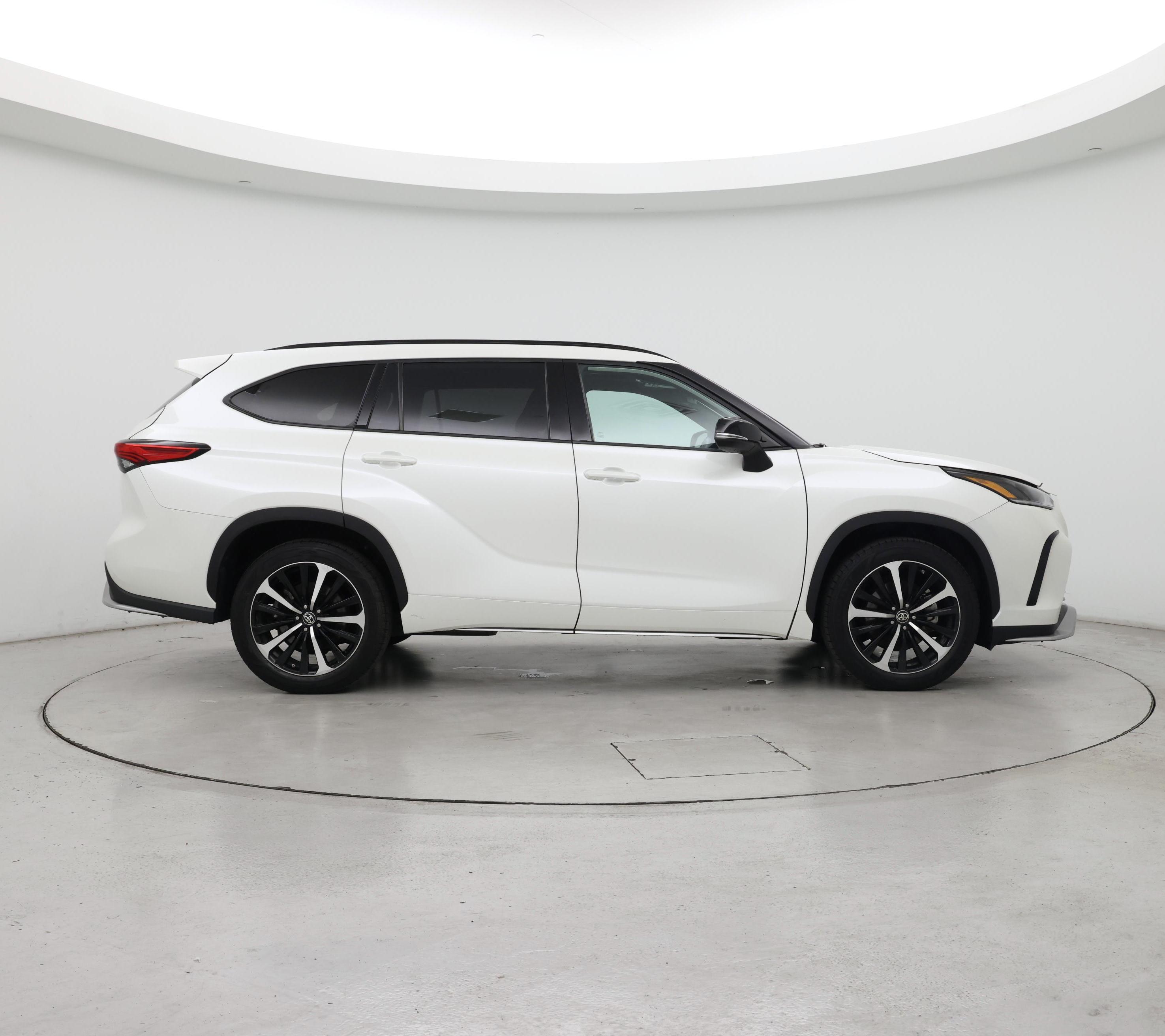 Thumbnail: 2021 Toyota Highlander - 7