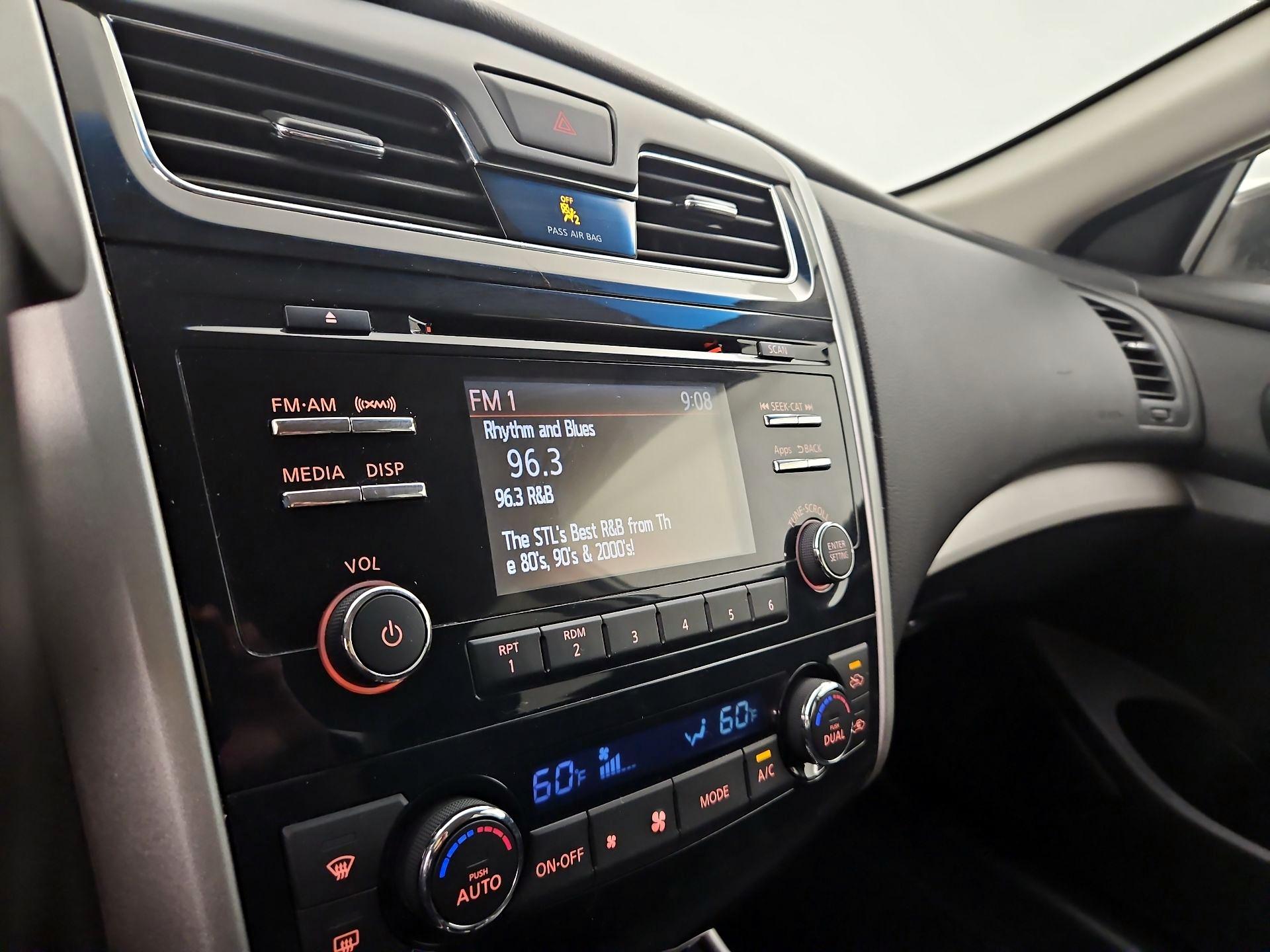 Thumbnail: 2014 Nissan Altima - 15