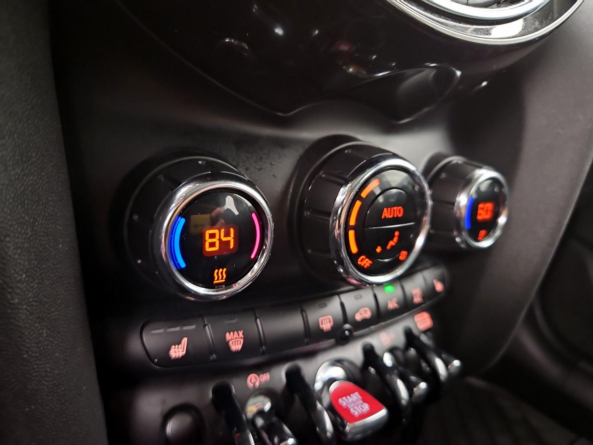 Thumbnail: 2021 MINI Cooper Hardtop - 16