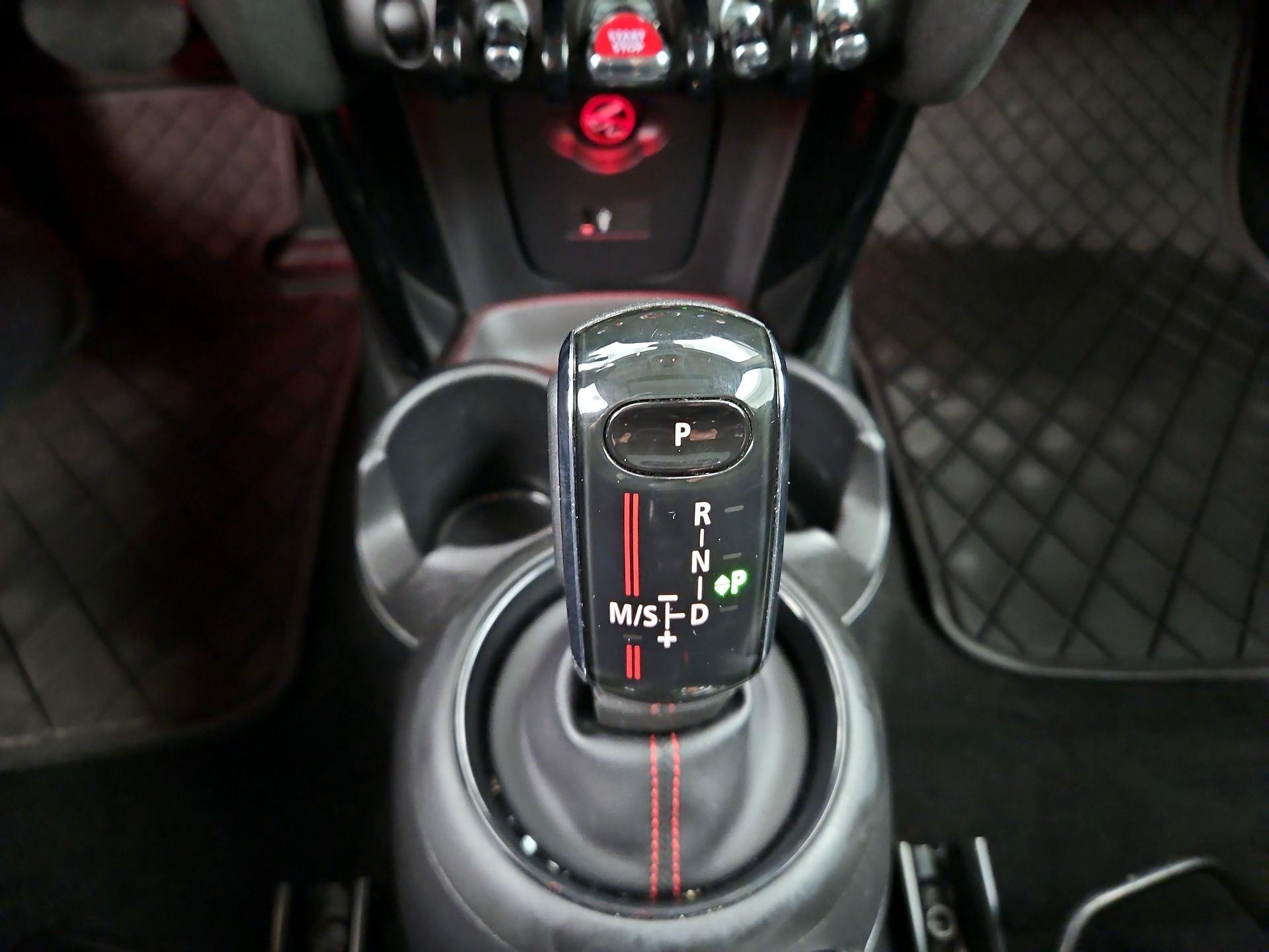 Thumbnail: 2021 MINI Cooper Hardtop - 17