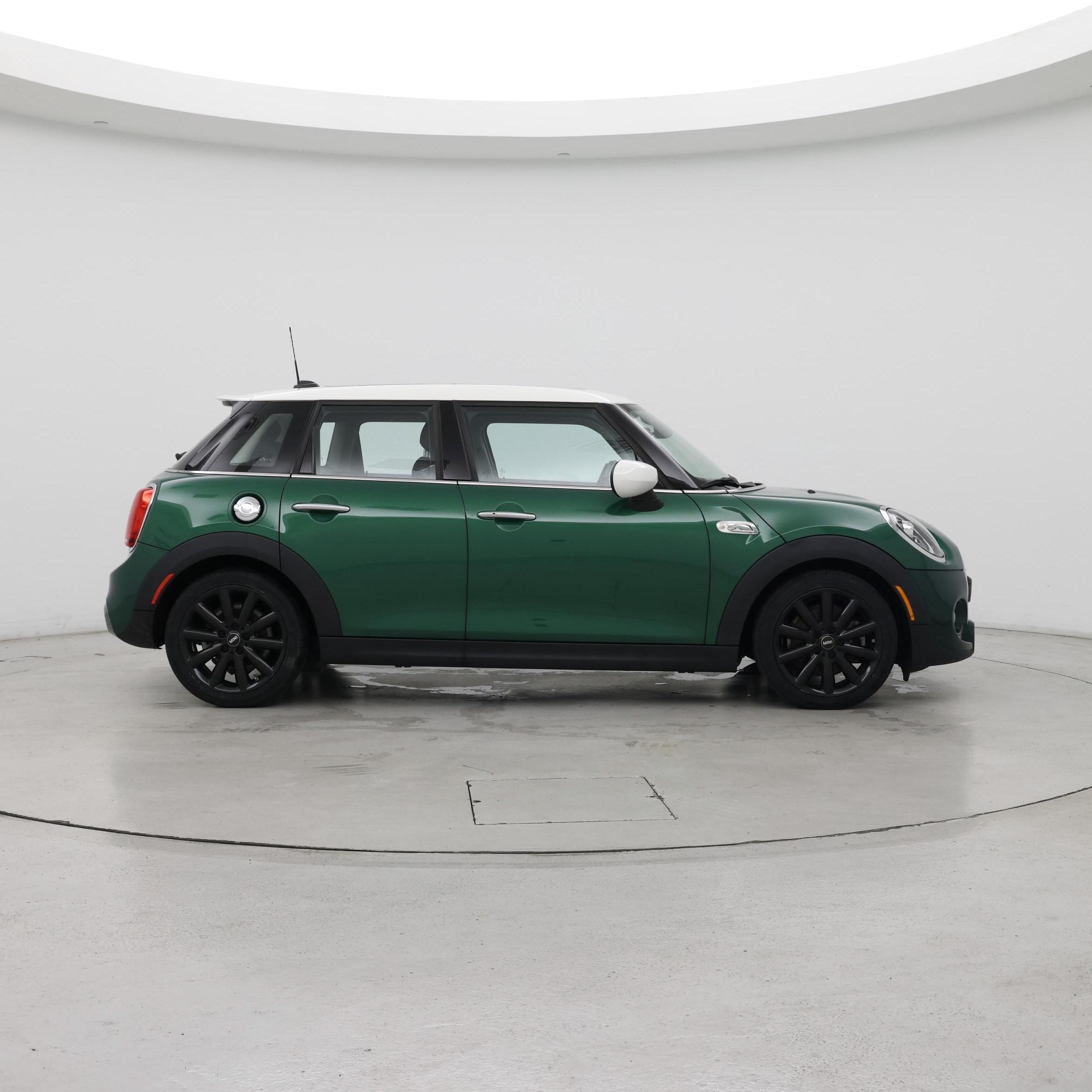 Thumbnail: 2021 MINI Cooper Hardtop - 7