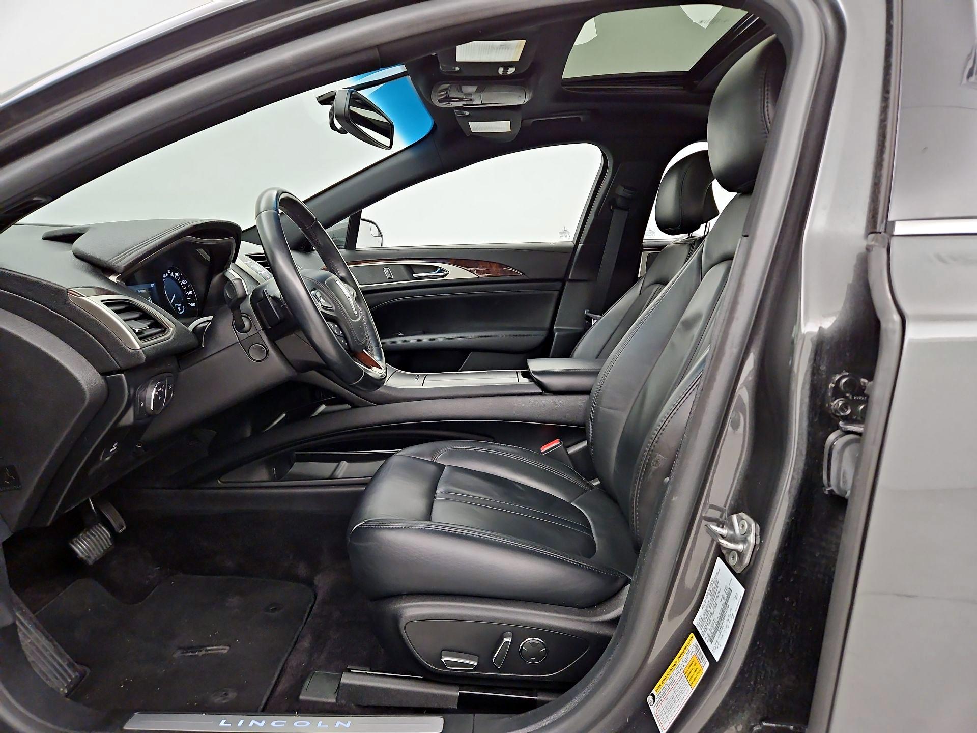 Thumbnail: 2017 Lincoln MKZ - 11