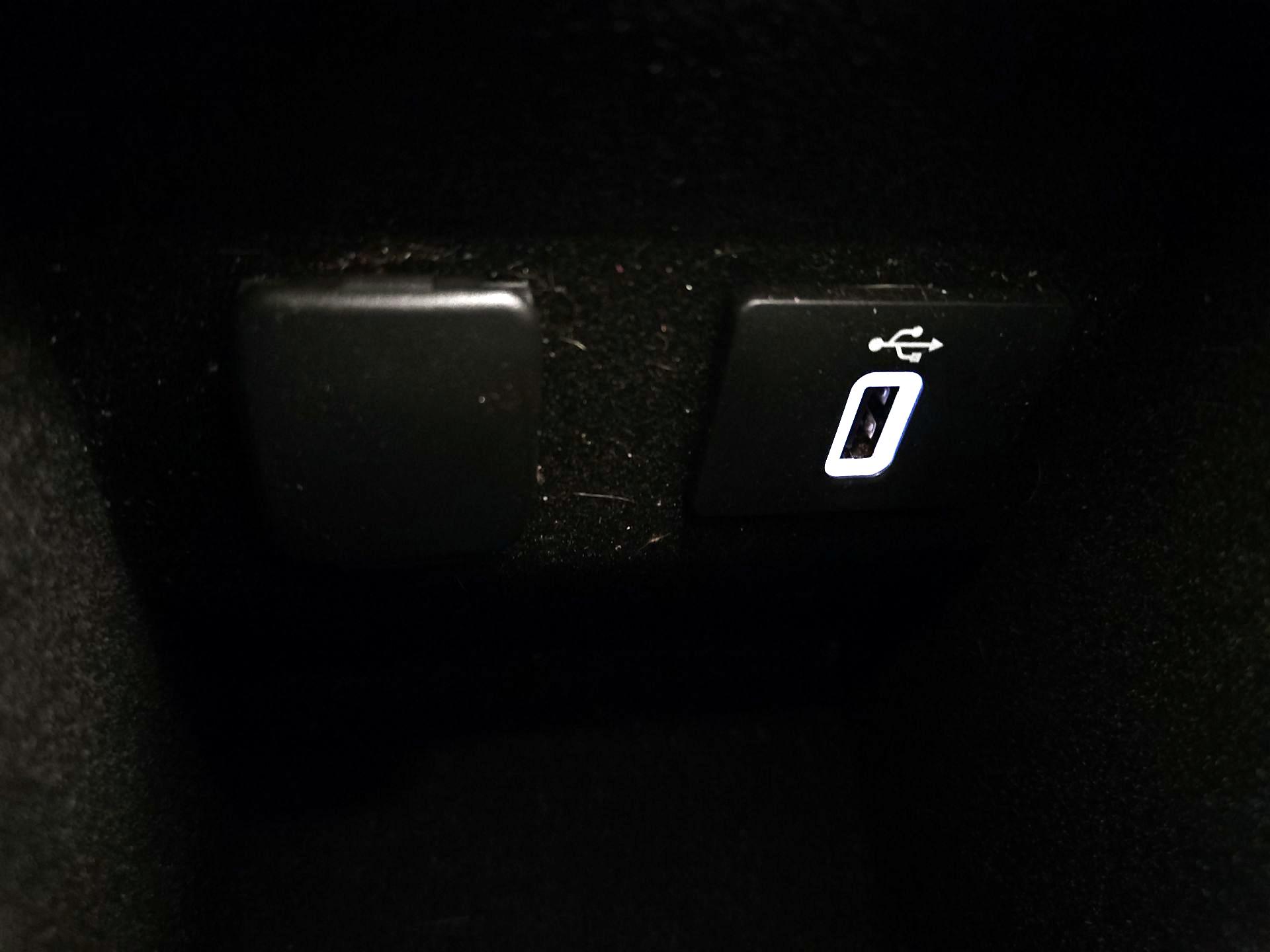 Thumbnail: 2017 Lincoln MKZ - 18