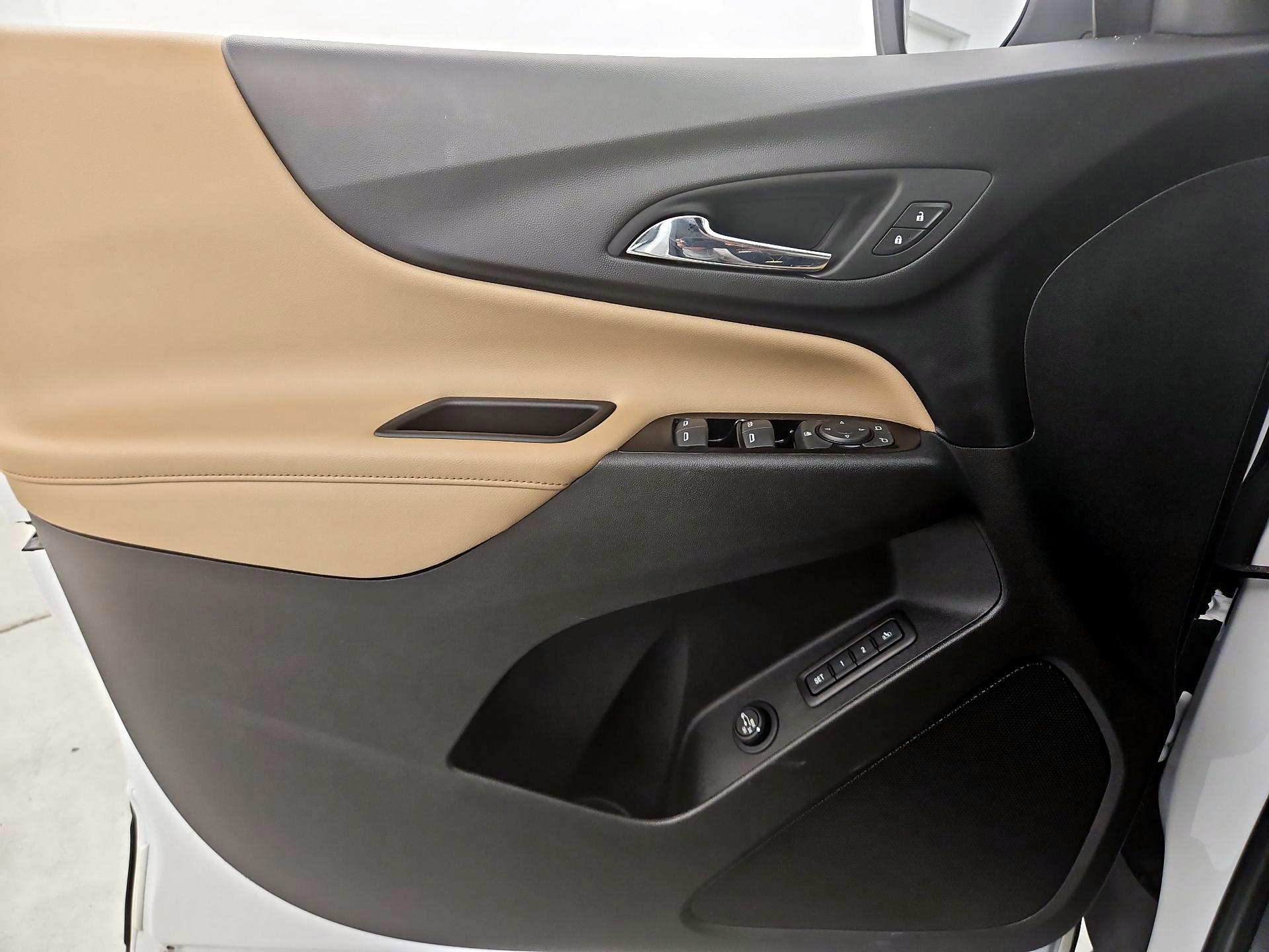 Thumbnail: 2022 Chevrolet Equinox - 12