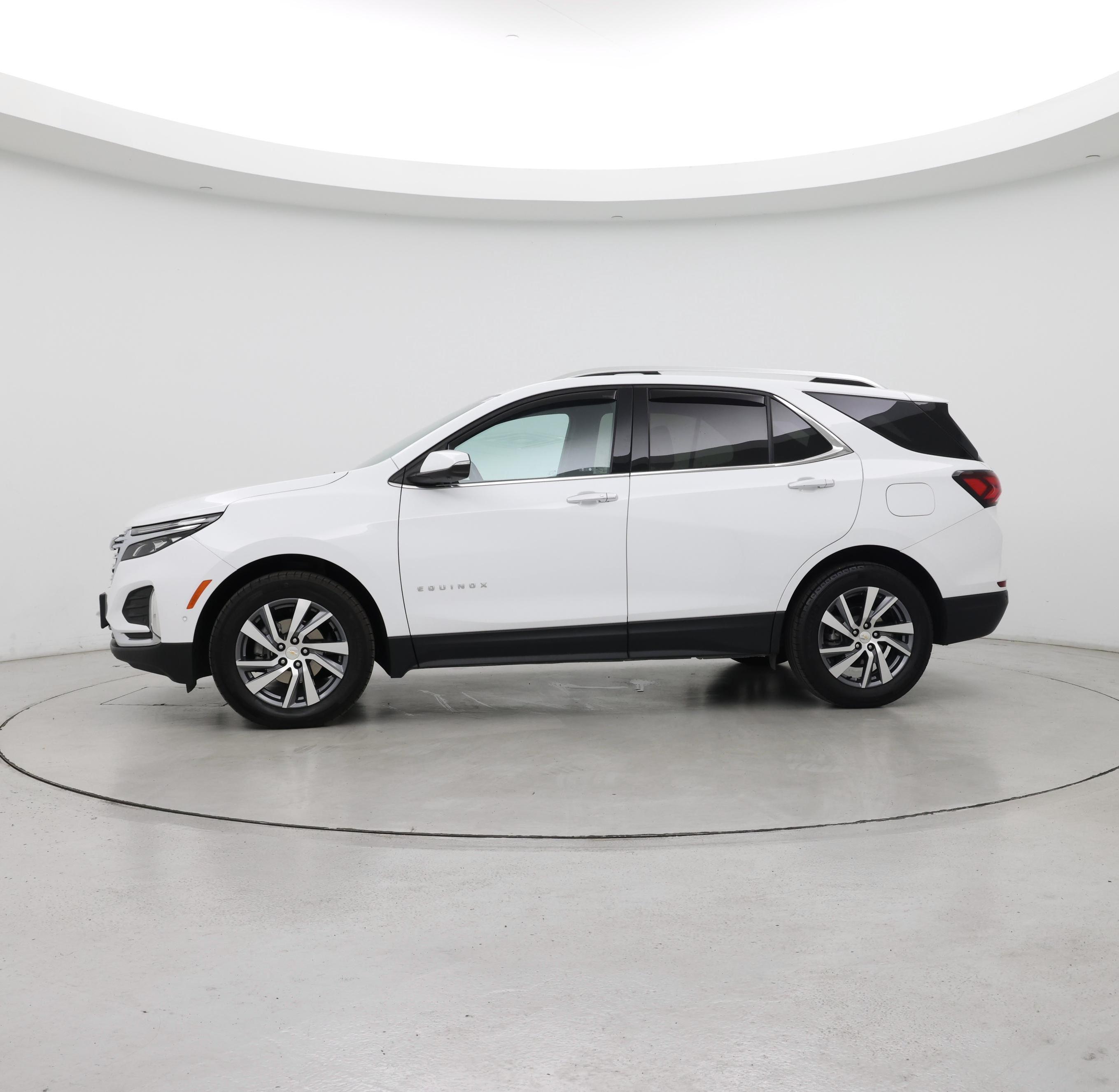Thumbnail: 2022 Chevrolet Equinox - 3