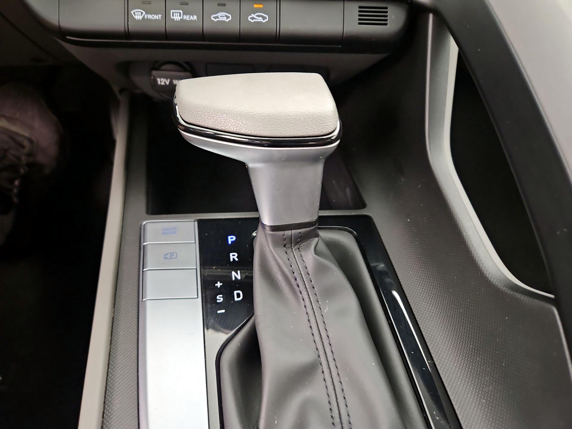 Thumbnail: 2024 Hyundai Elantra - 18