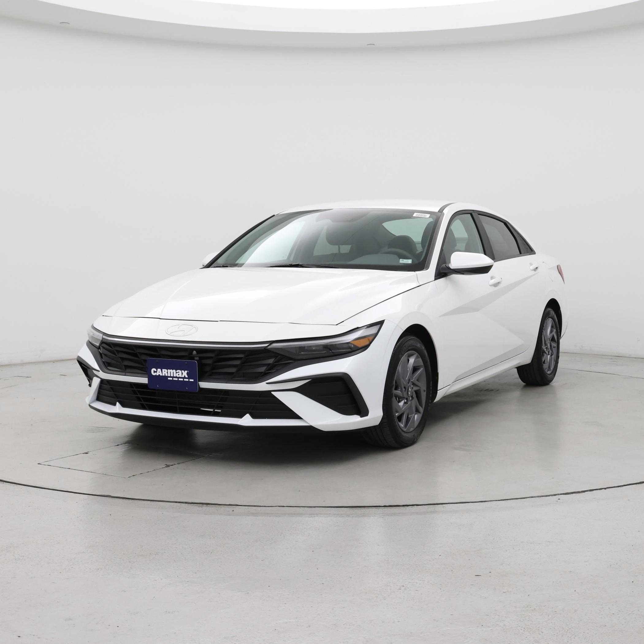 Thumbnail: 2024 Hyundai Elantra - 4