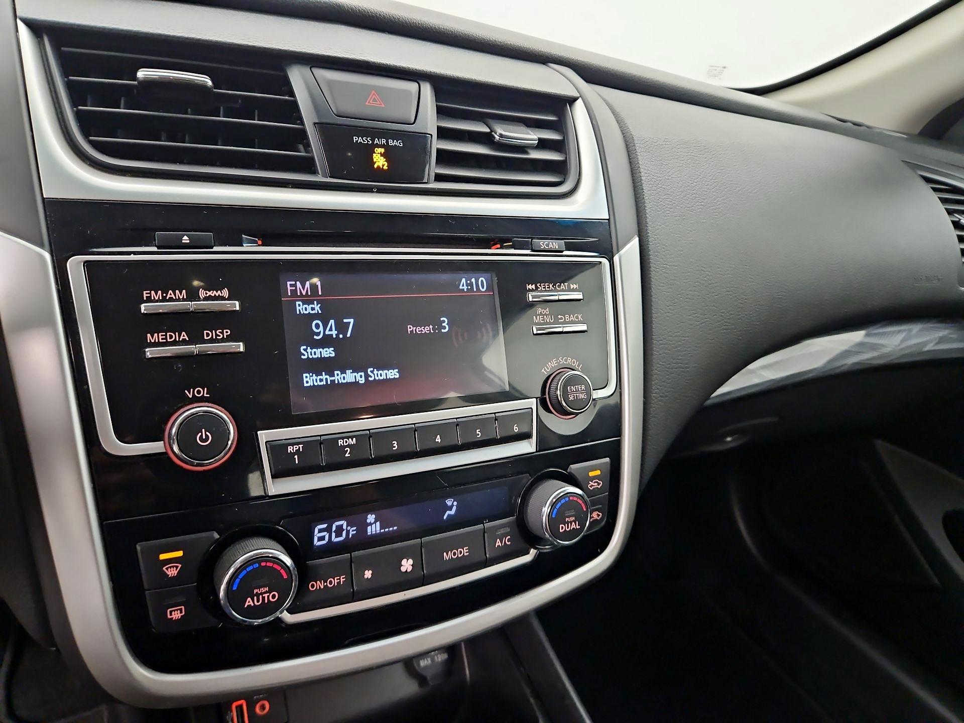 Thumbnail: 2018 Nissan Altima - 15
