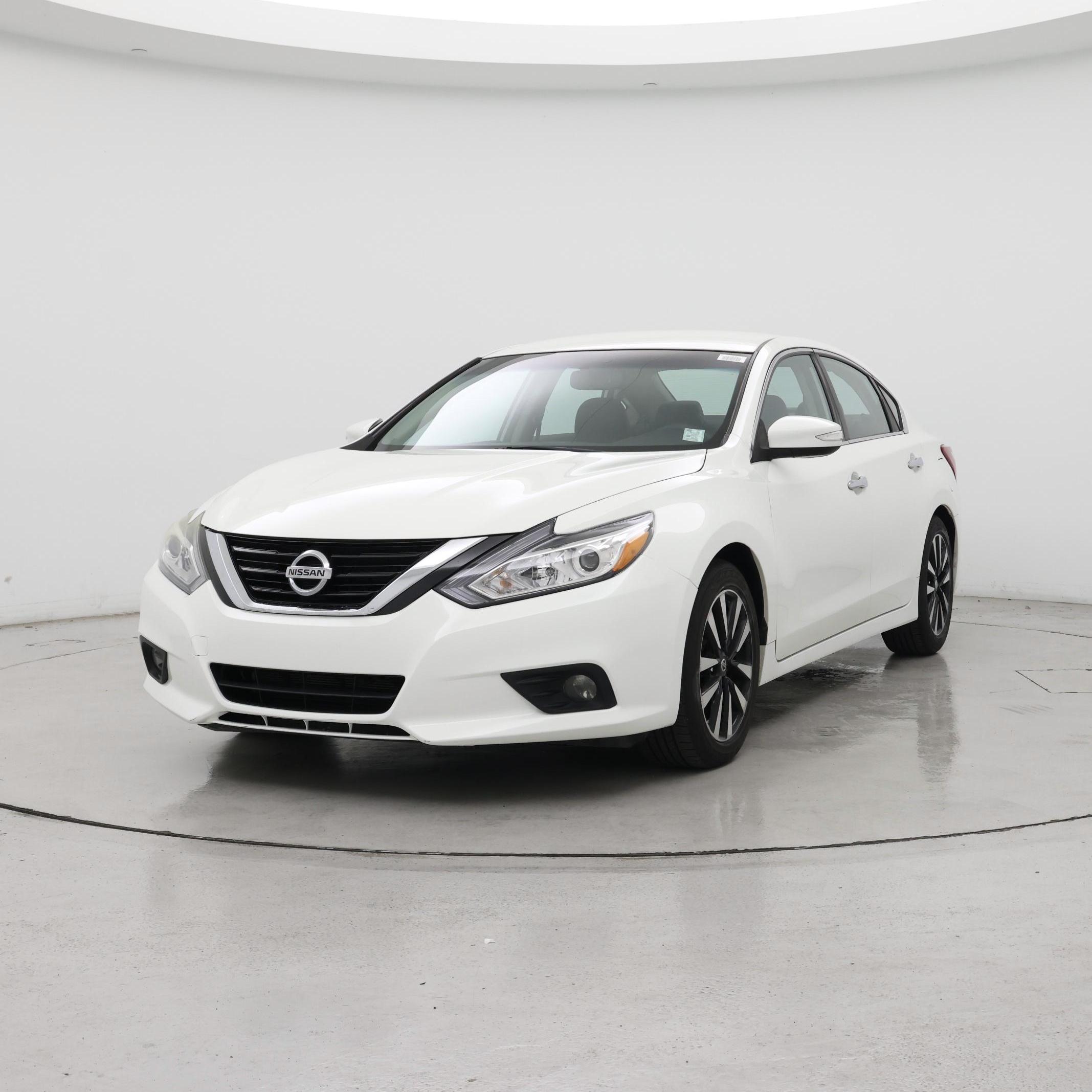 Thumbnail: 2018 Nissan Altima - 4
