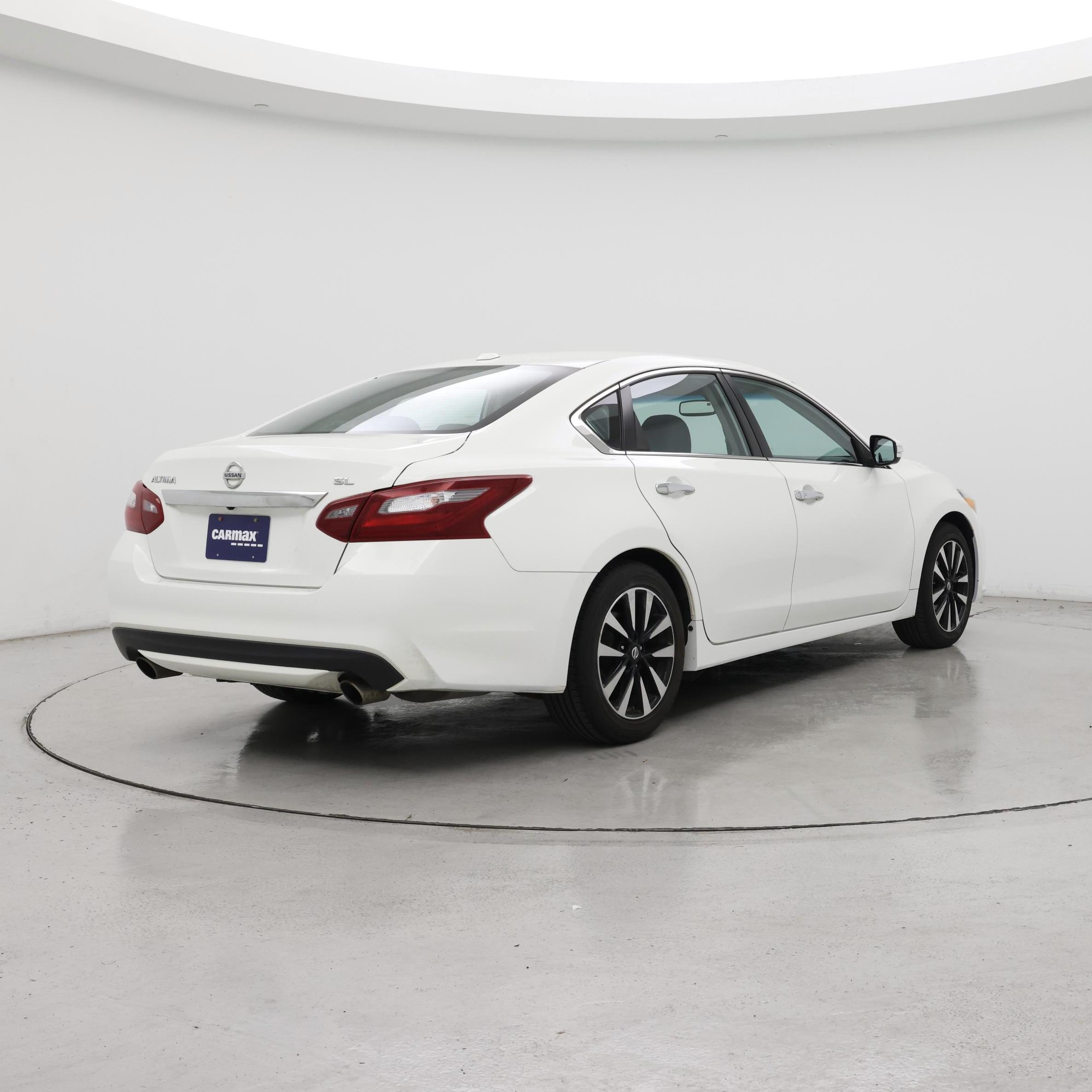 Thumbnail: 2018 Nissan Altima - 8