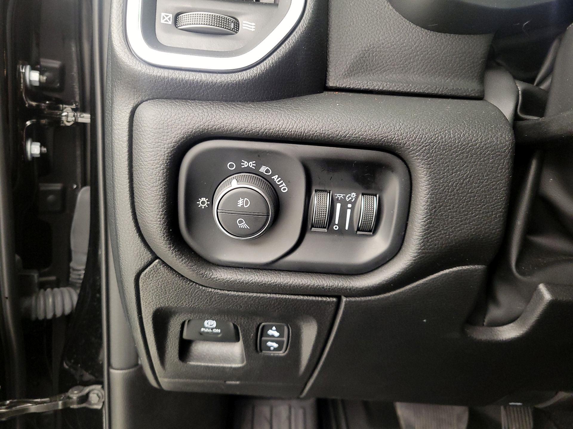 Thumbnail: 2025 RAM 1500 - 13