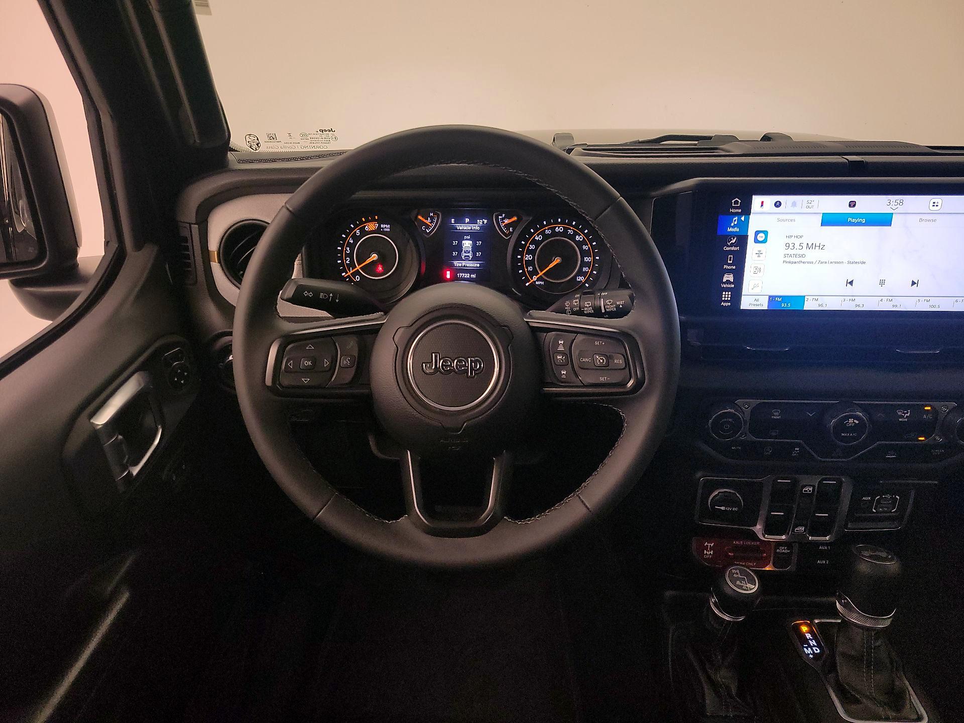 Thumbnail: 2025 Jeep Wrangler - 10