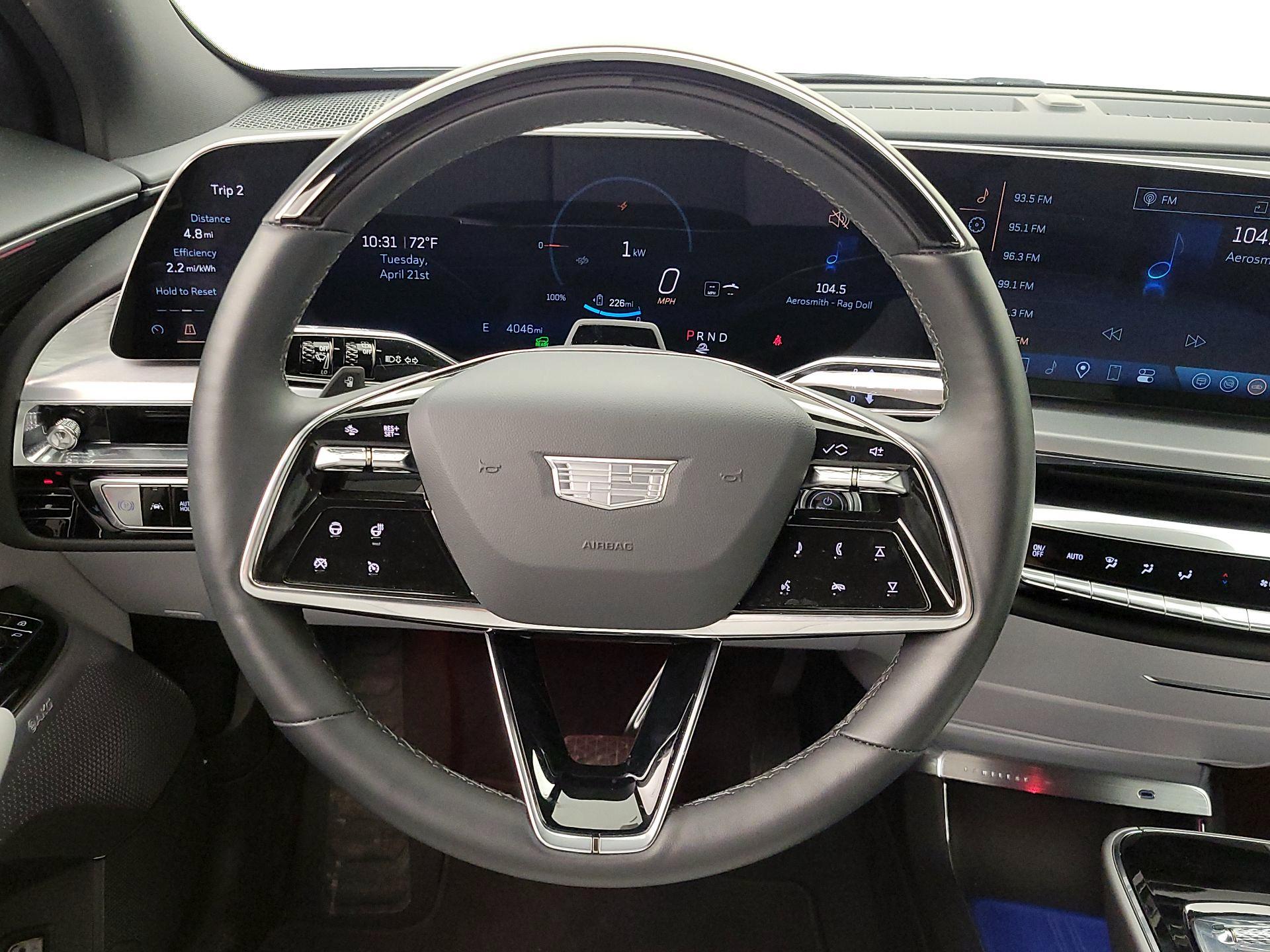 Thumbnail: 2024 Cadillac Lyriq - 10