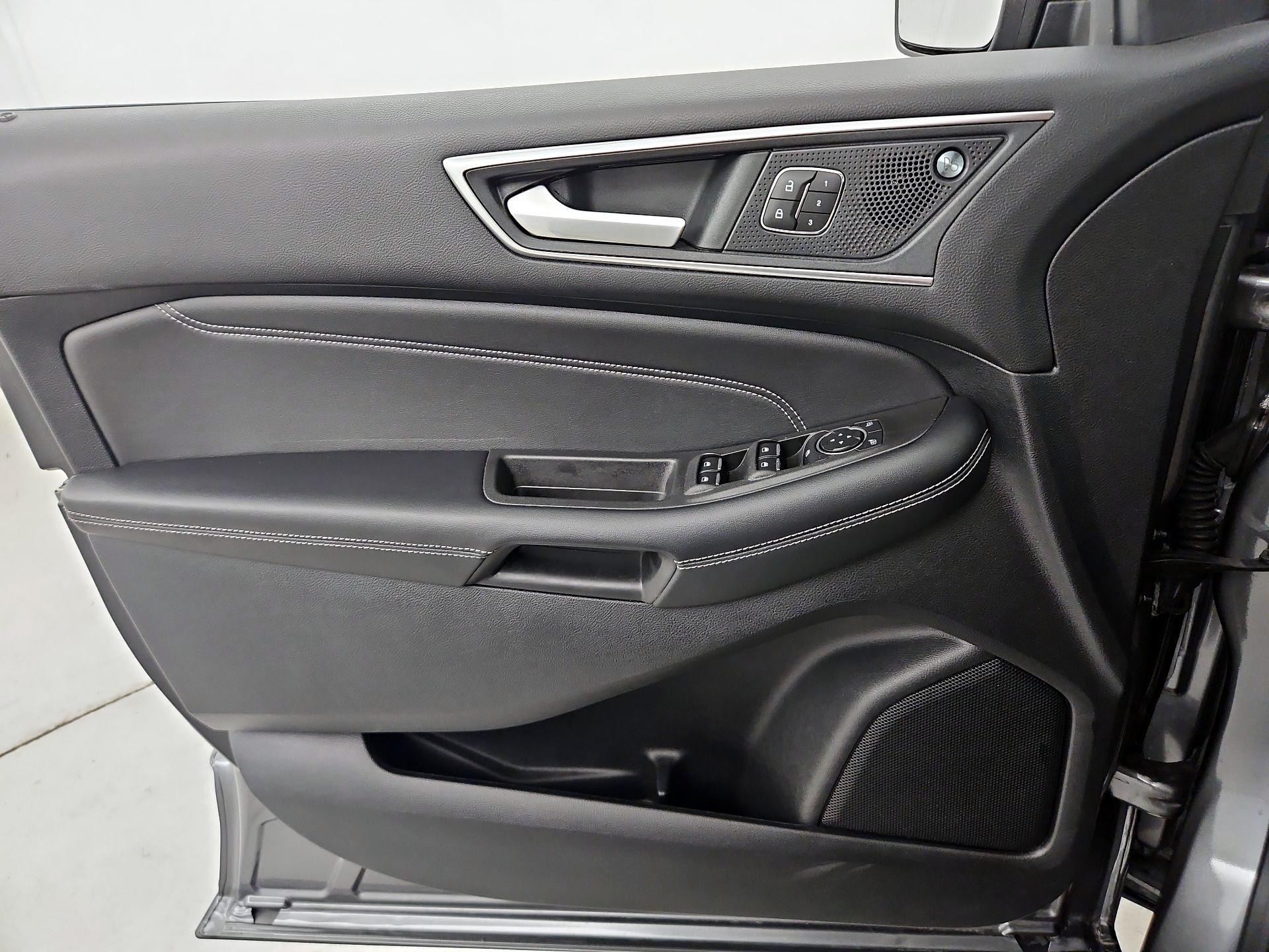 Thumbnail: 2022 Ford Edge - 12