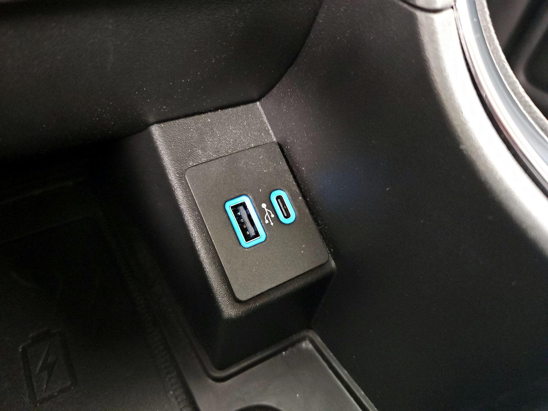 Thumbnail: 2022 Ford Edge - 18