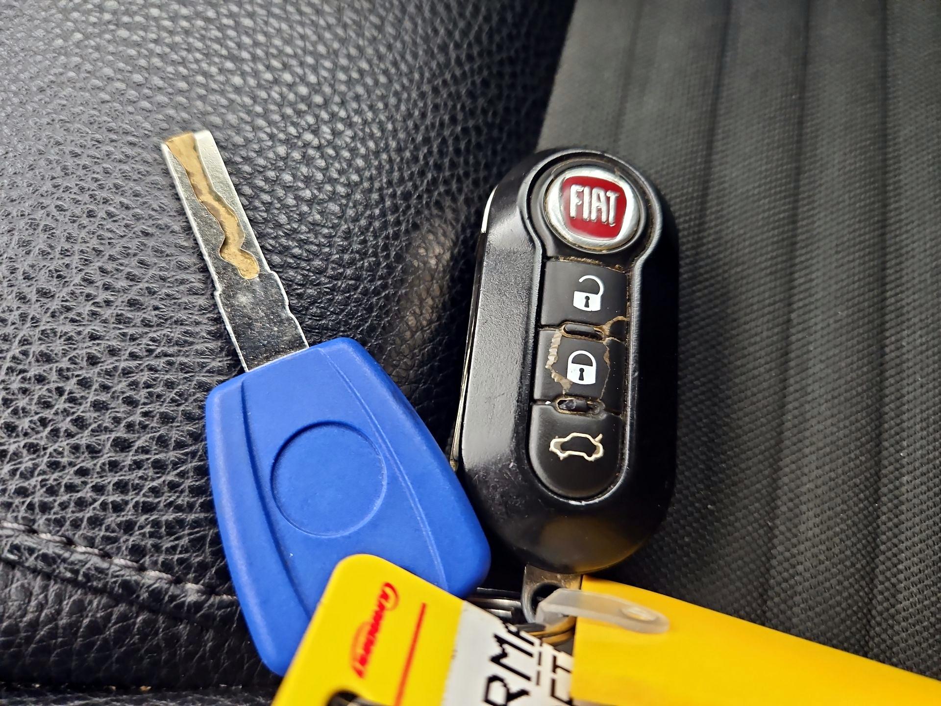 Thumbnail: 2015 Fiat 500 - 19