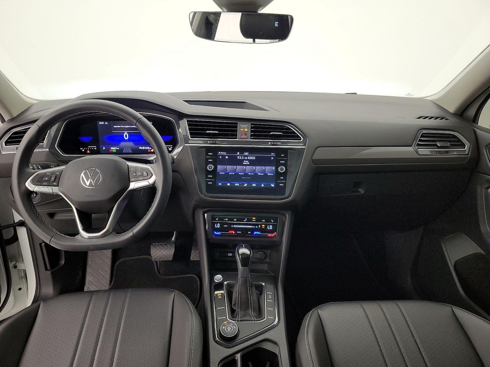 2023 Volkswagen Tiguan SE - Photo 10