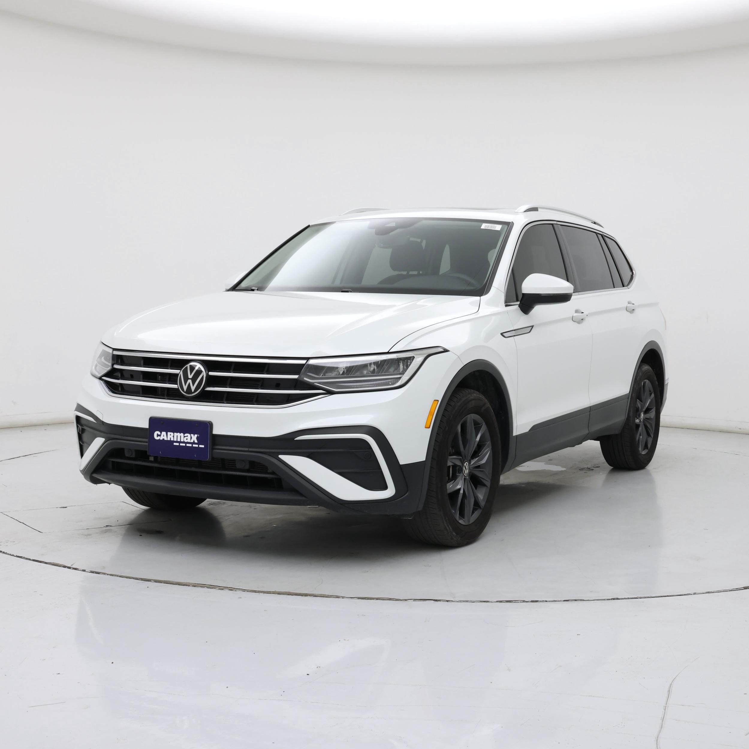 Thumbnail: 2023 Volkswagen Tiguan - 4