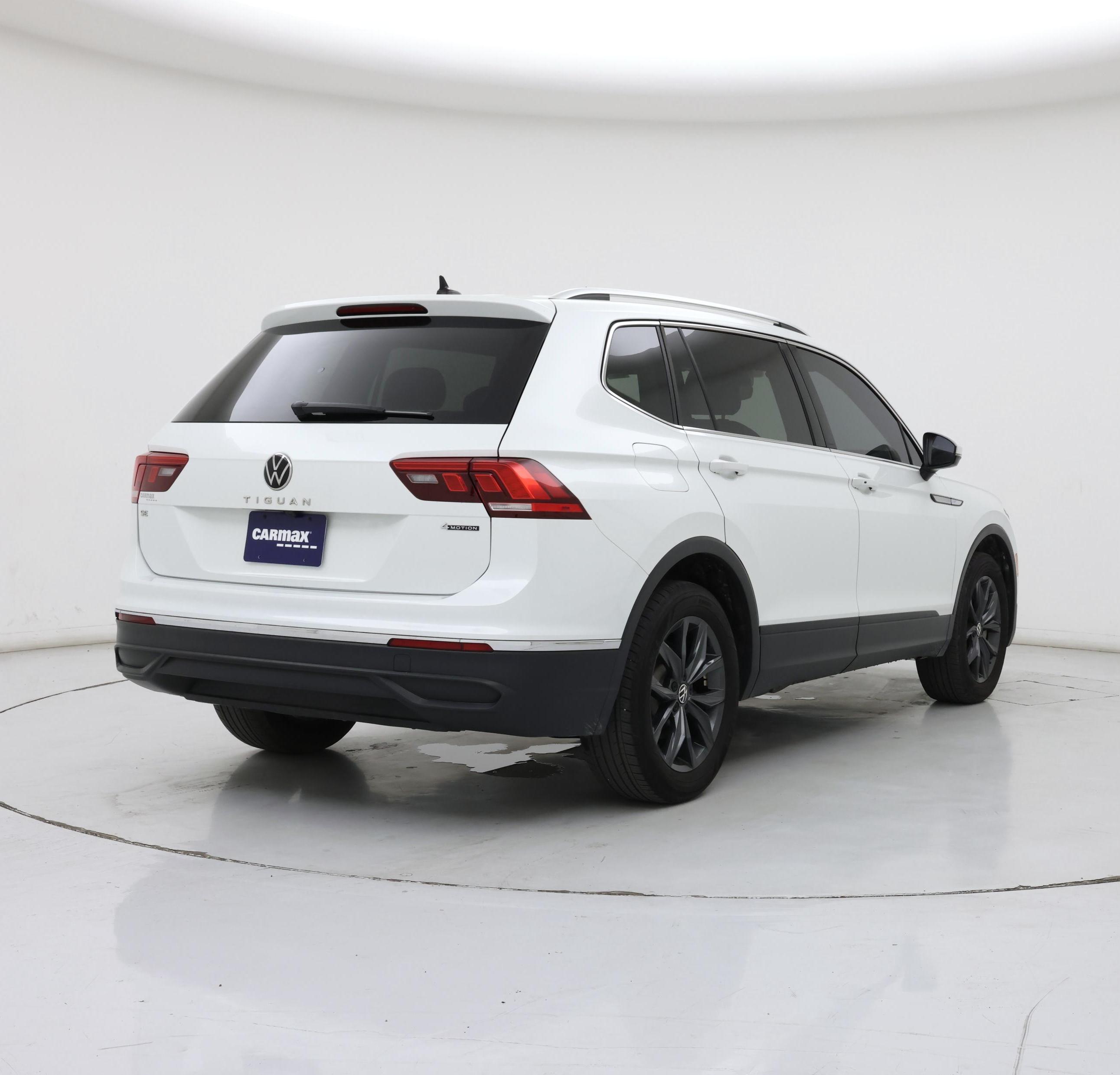 Thumbnail: 2023 Volkswagen Tiguan - 8