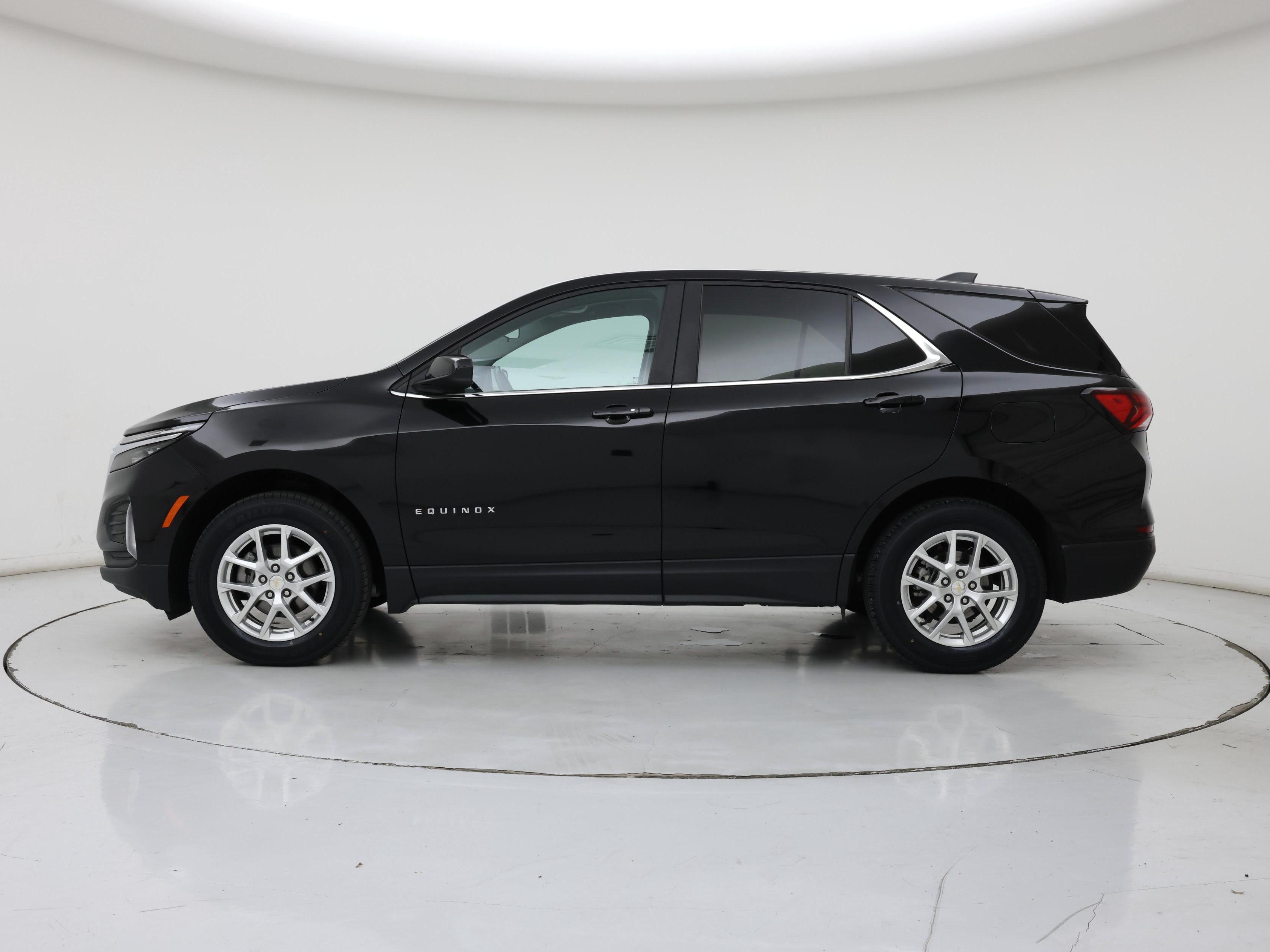 Thumbnail: 2022 Chevrolet Equinox - 3
