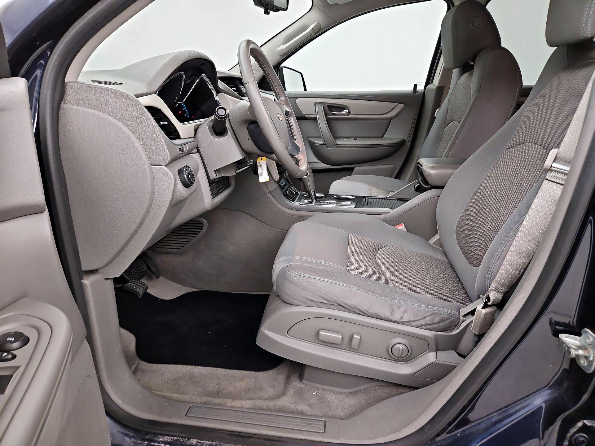 Thumbnail: 2017 Chevrolet Traverse - 11