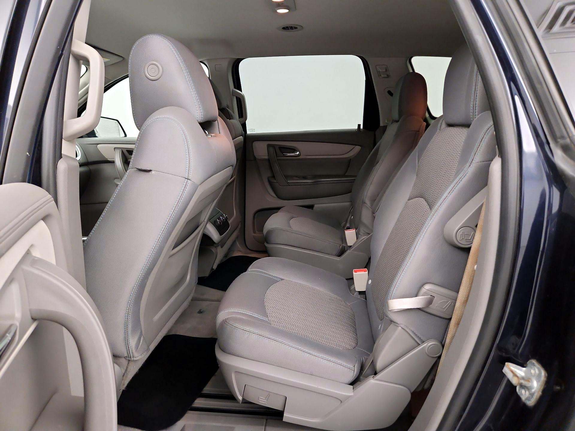 Thumbnail: 2017 Chevrolet Traverse - 19