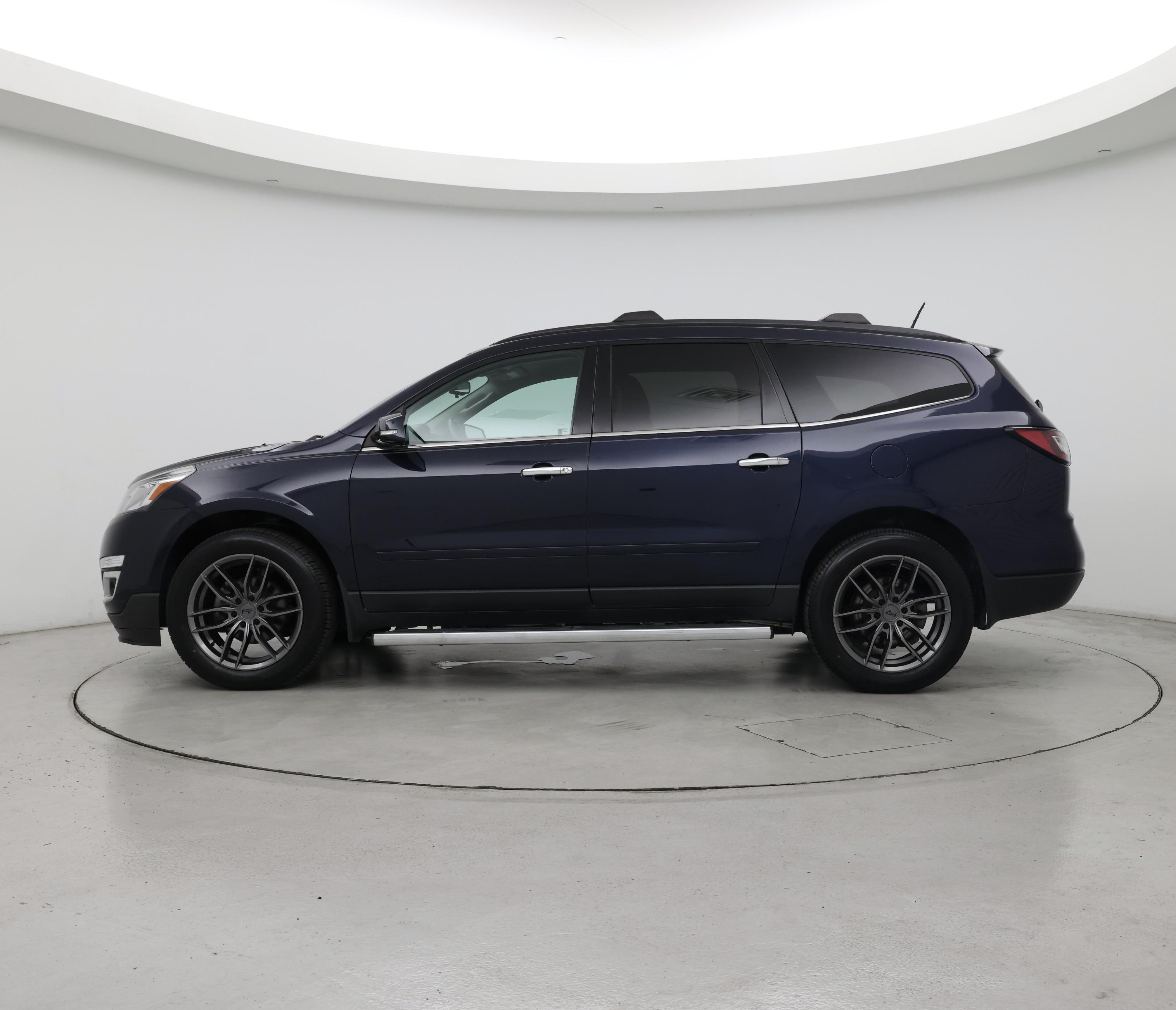 Thumbnail: 2017 Chevrolet Traverse - 3