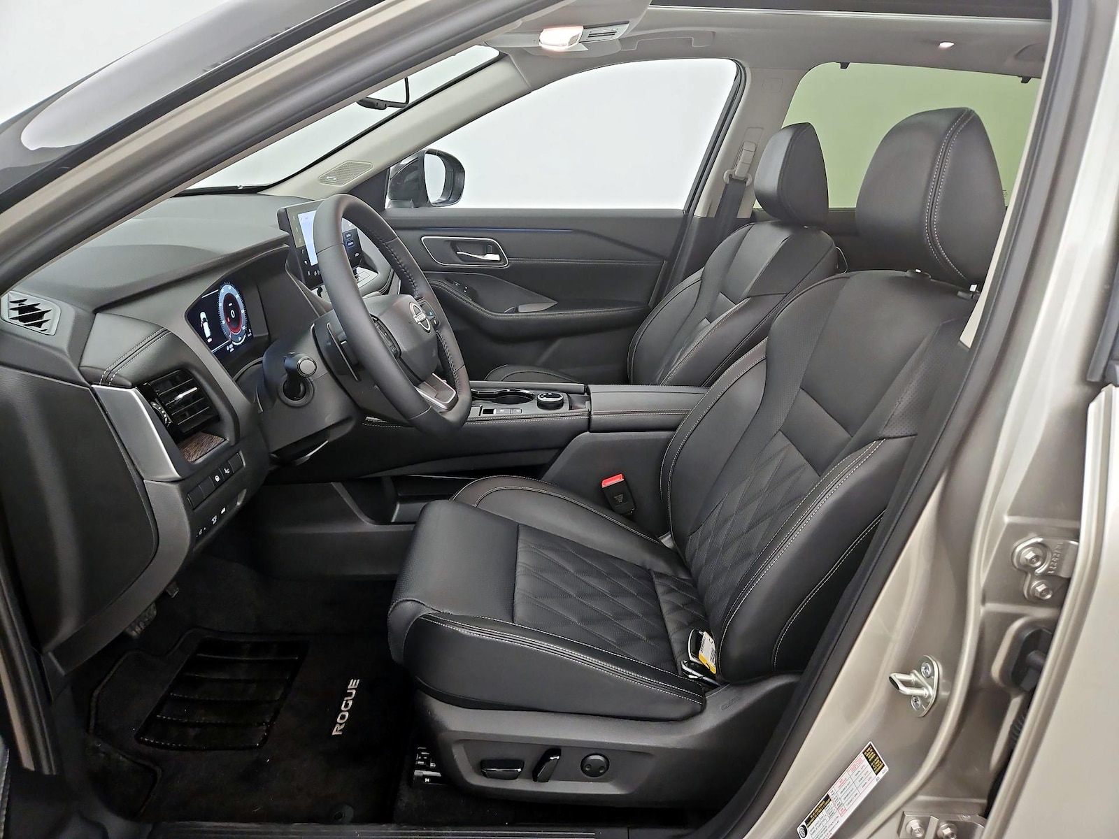 2026 Nissan Rogue Platinum - Photo 12