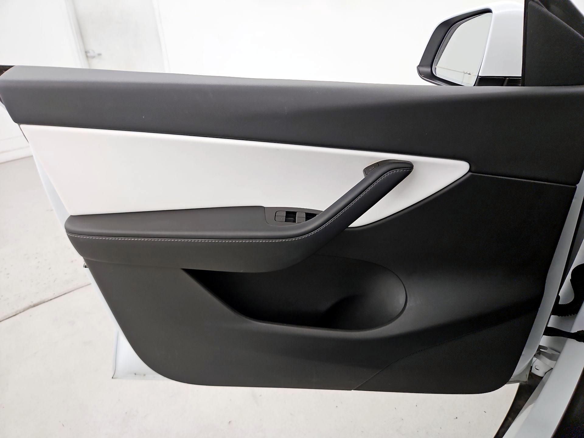 Thumbnail: 2021 Tesla Model Y - 12