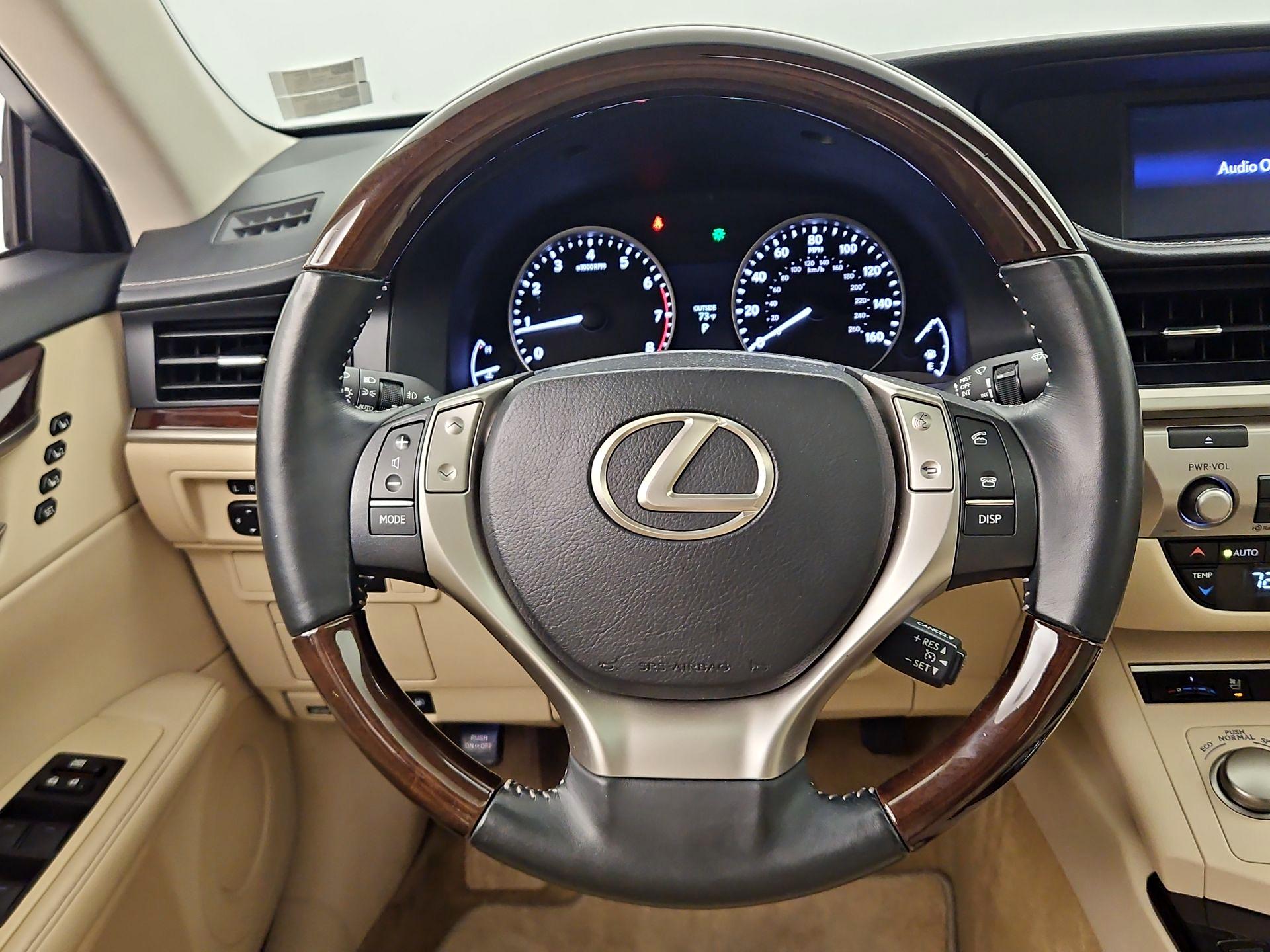 Thumbnail: 2014 Lexus ES - 10