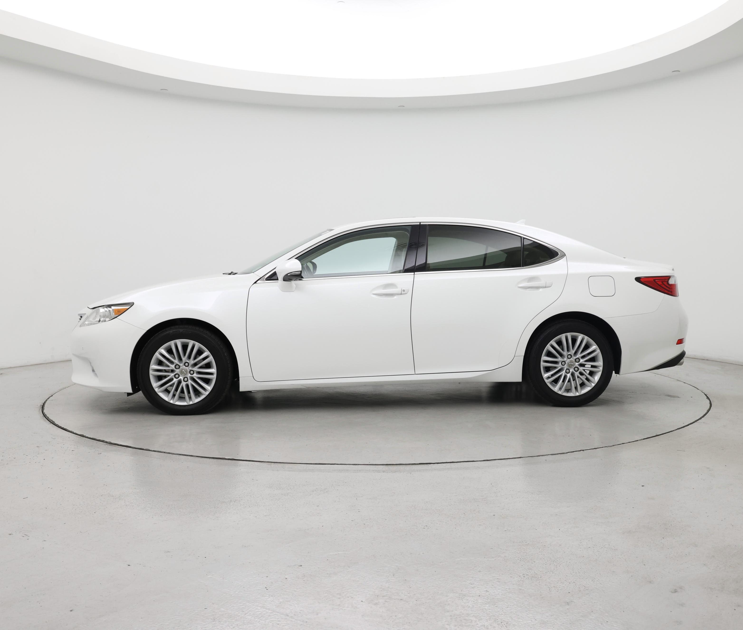 Thumbnail: 2014 Lexus ES - 3