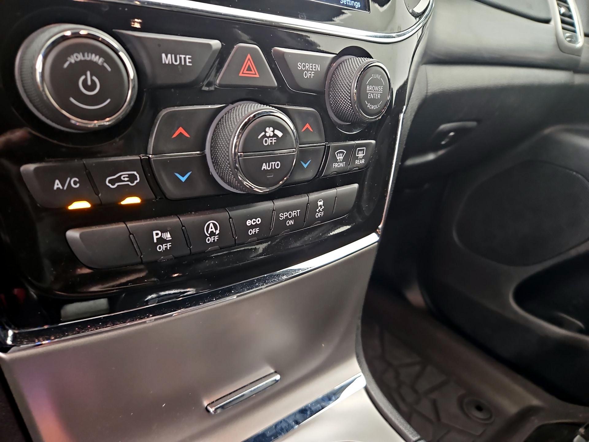 Thumbnail: 2021 Jeep Grand Cherokee - 16