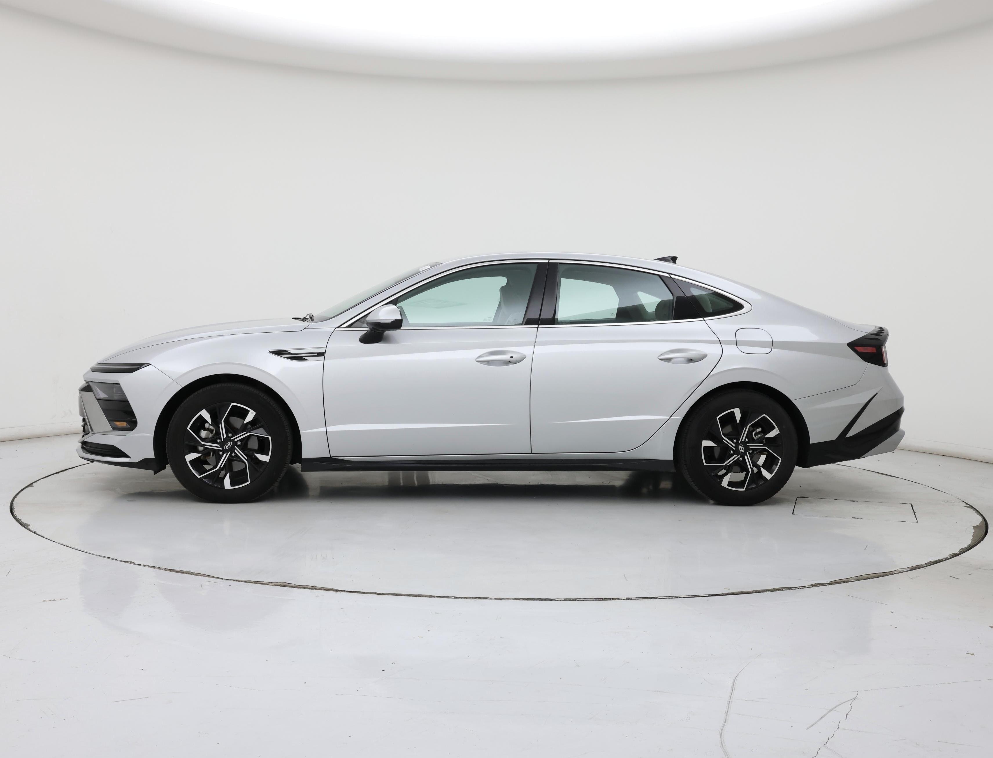 Thumbnail: 2025 Hyundai Sonata - 3