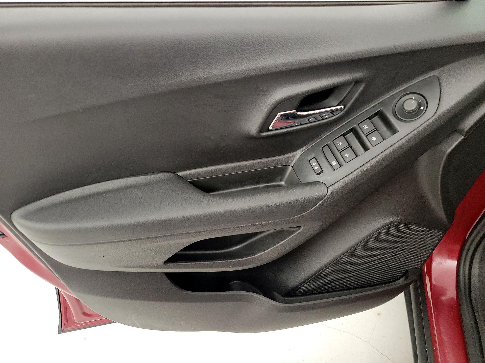 Thumbnail: 2020 Chevrolet Trax - 12