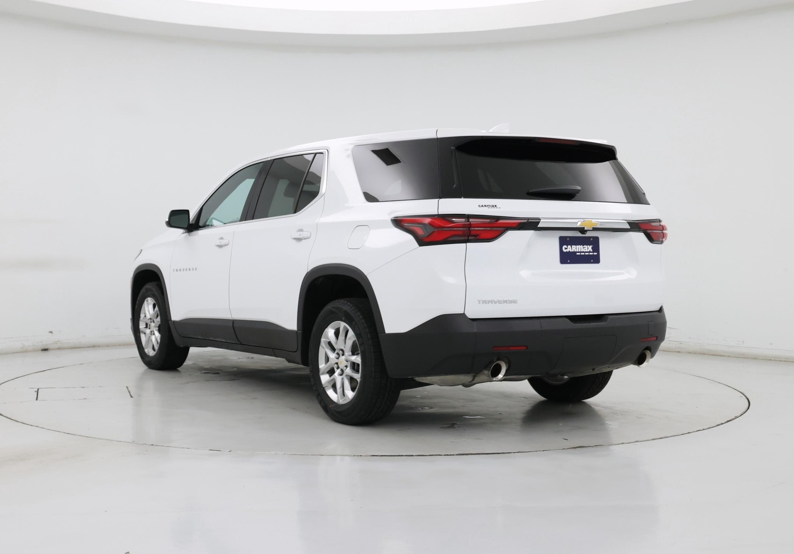 Thumbnail: 2023 Chevrolet Traverse - 2