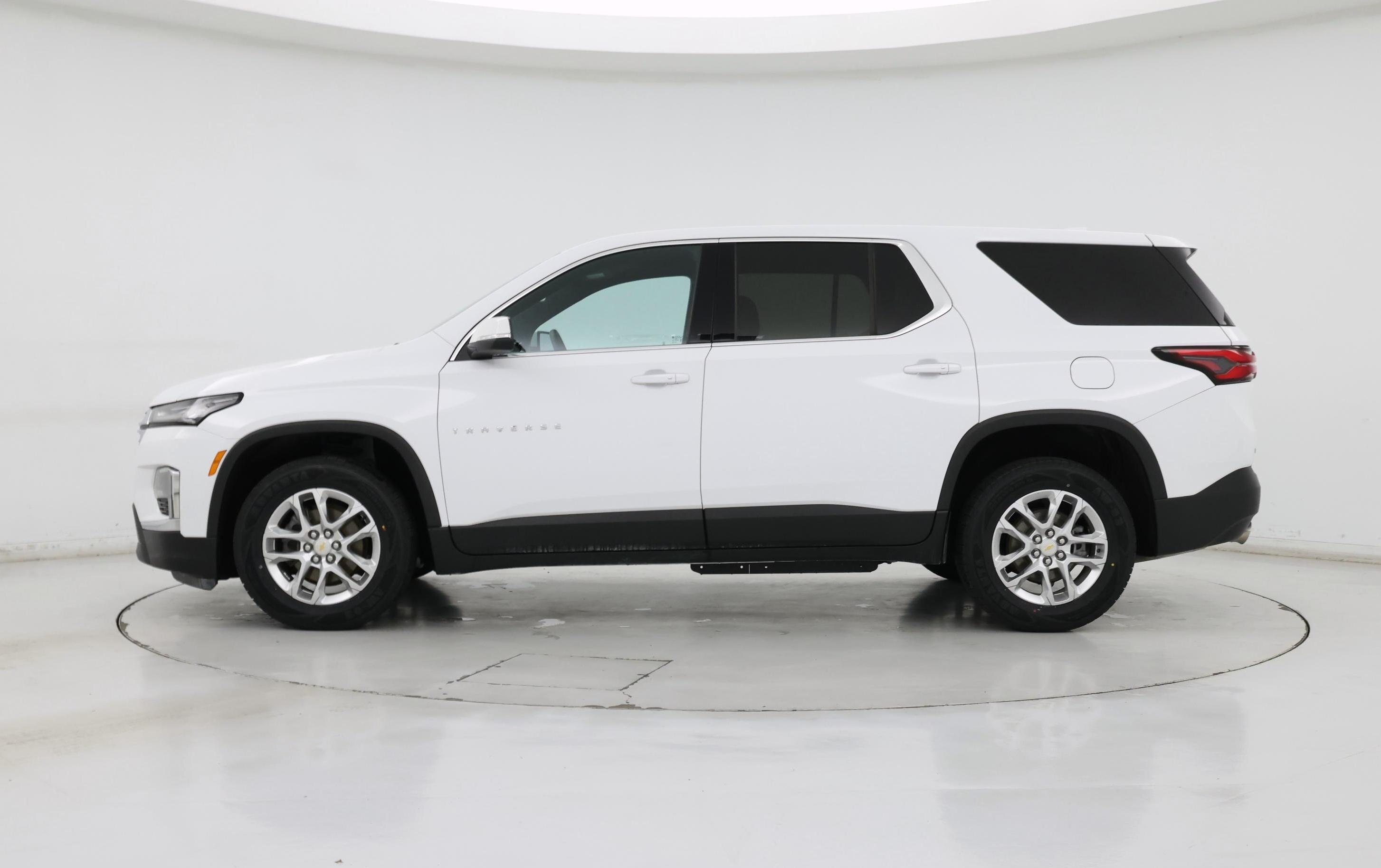 Thumbnail: 2023 Chevrolet Traverse - 3