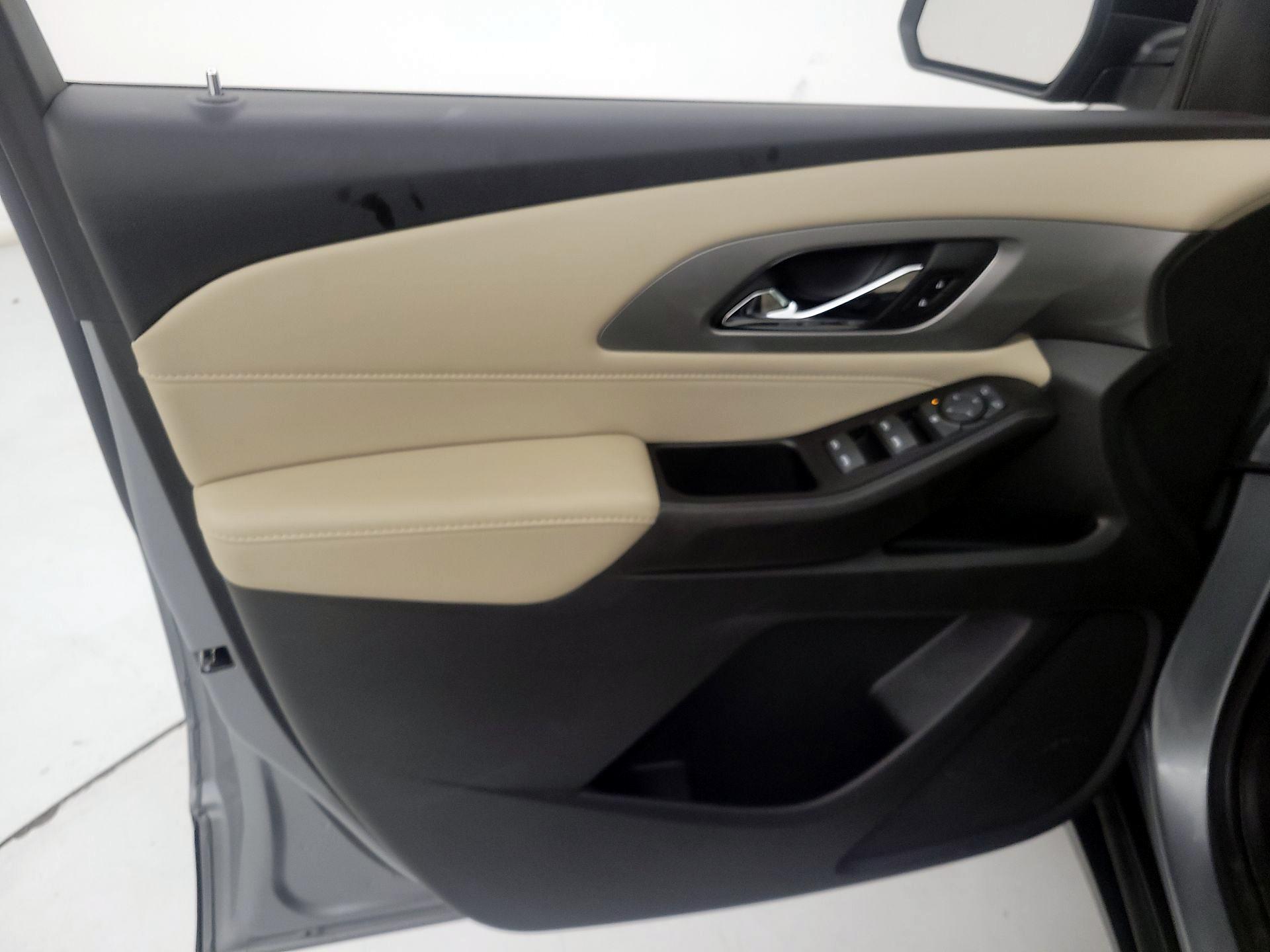 Thumbnail: 2023 Chevrolet Traverse - 12