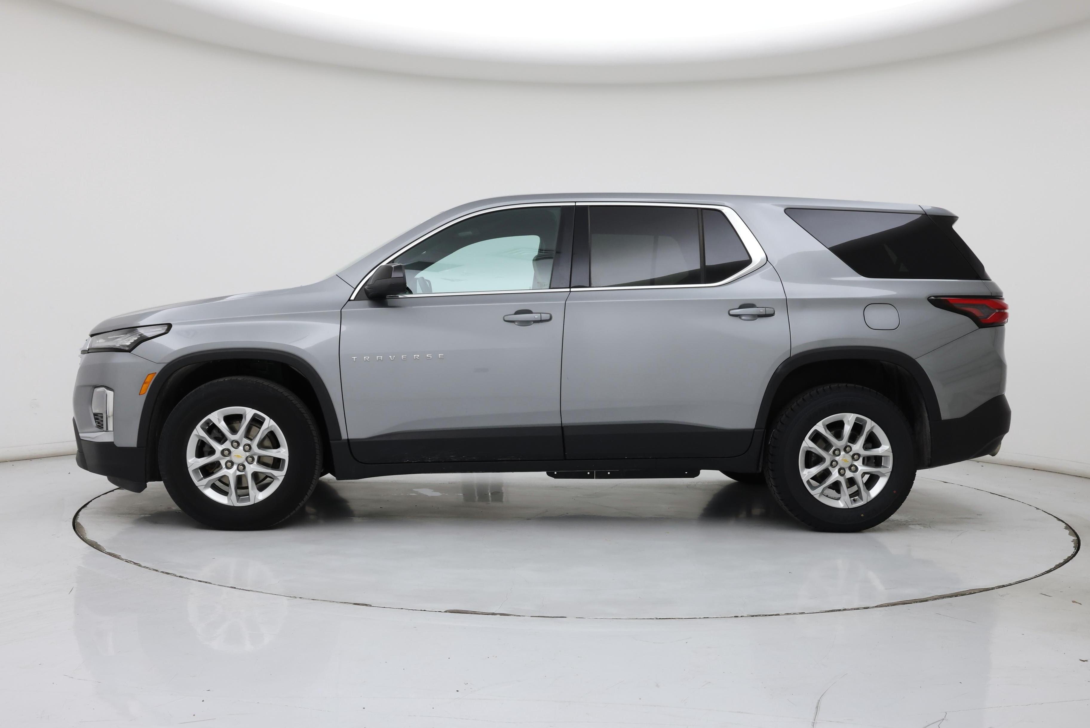 Thumbnail: 2023 Chevrolet Traverse - 3